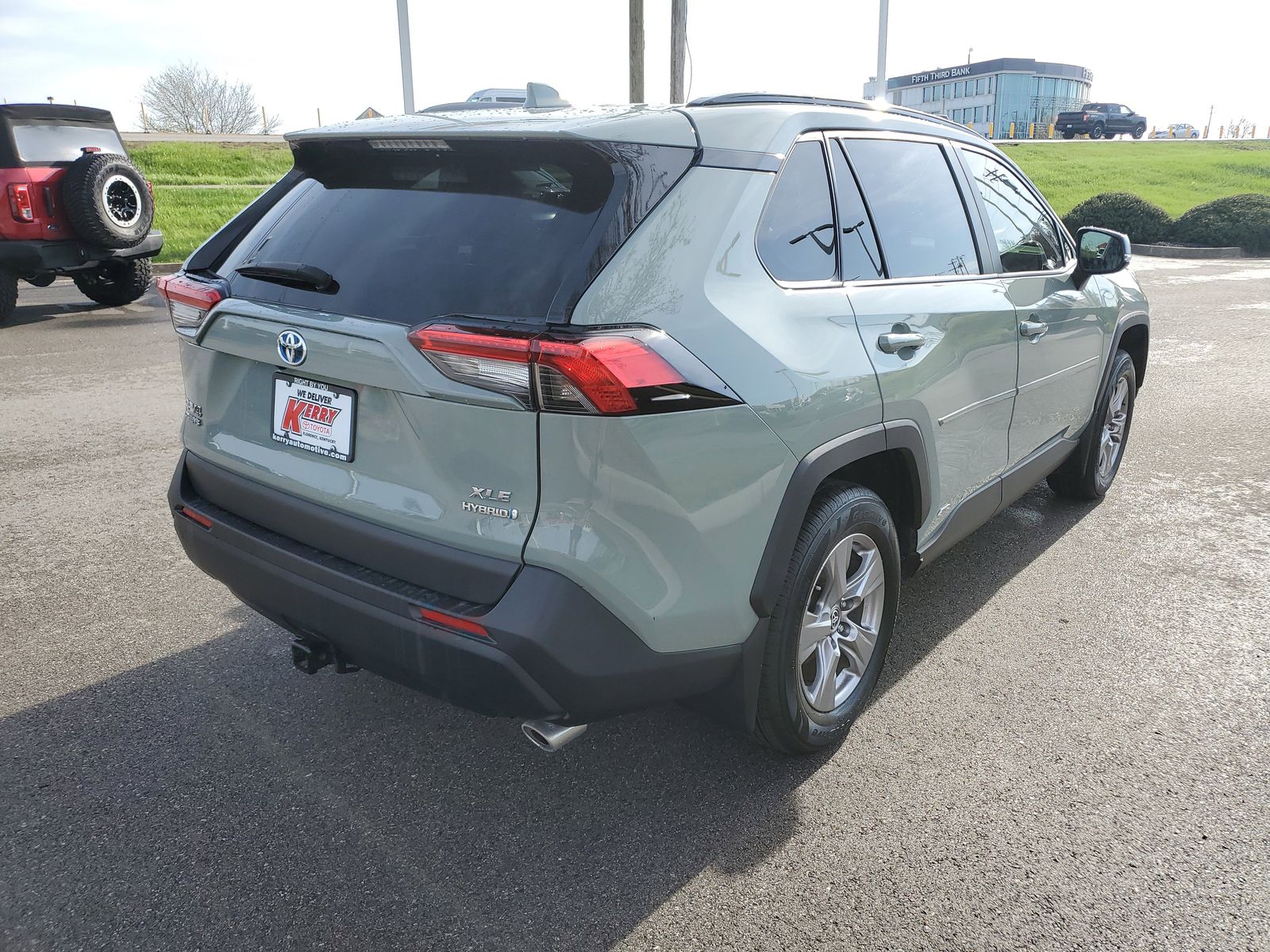 View vehicle photo 4