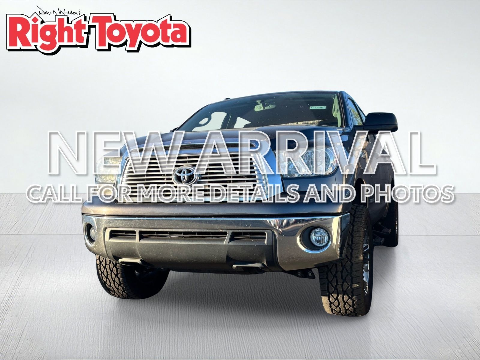 Magnetic Gray Metallic 2013 Toyota Tundra Pickup Truck 4X2 6-Speed Automatic Overdrive
