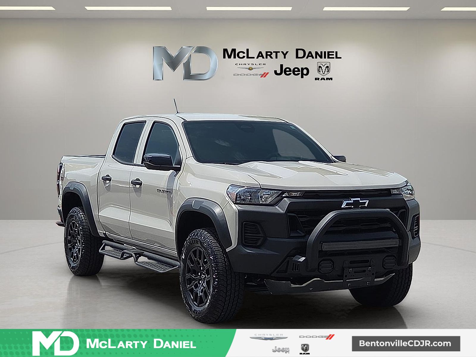 White Sands 2026 Chevrolet Colorado Trail Boss Crew Cab 4WD Pickup Truck Four-Wheel Drive 8-Speed Automatic