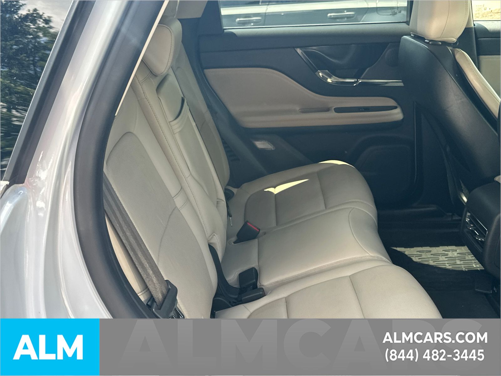 Used 2025 White Lincoln Grand Touring image 17