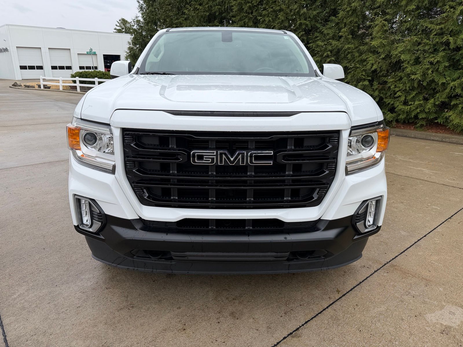 View vehicle photo 6