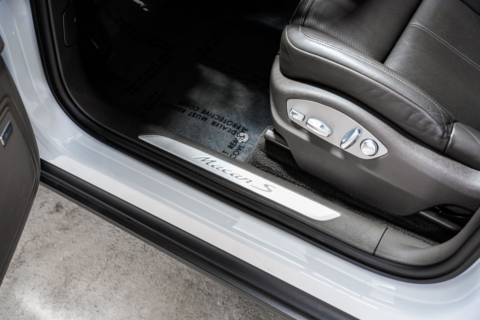 2024 Porsche Macan S — photo 23