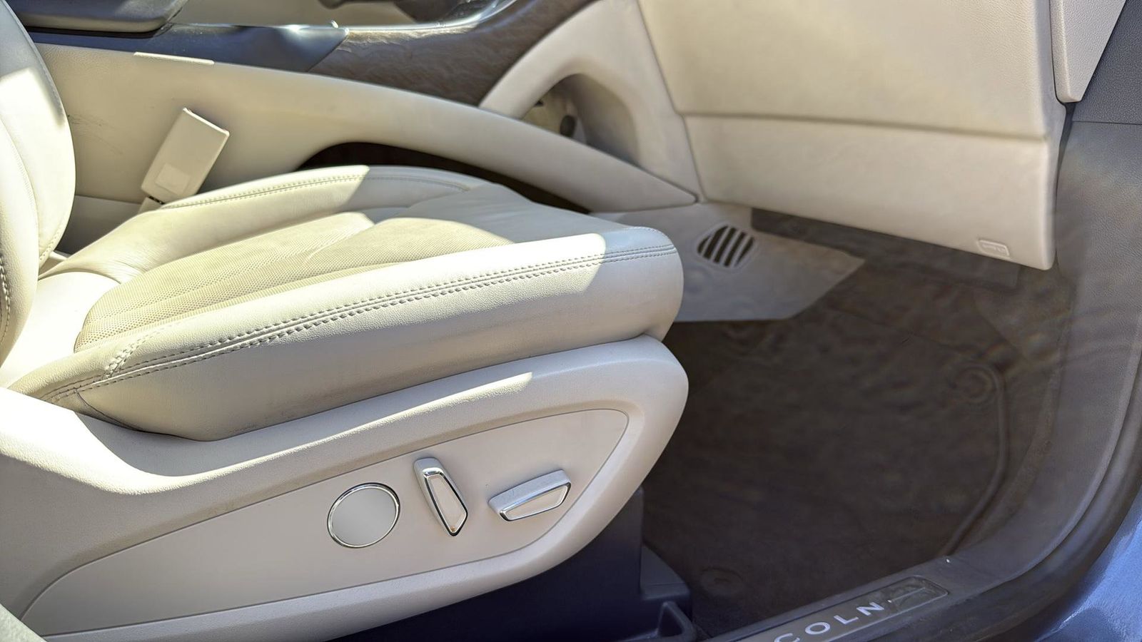 Used Car 2019 Lincoln Nautilus  Reserve For Sale Under $20,000 In Austin, Texas