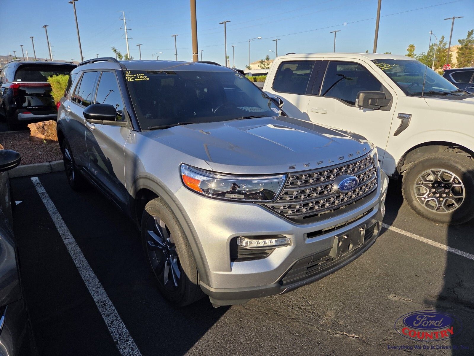 2022 Ford Explorer XLT 4WD's photo