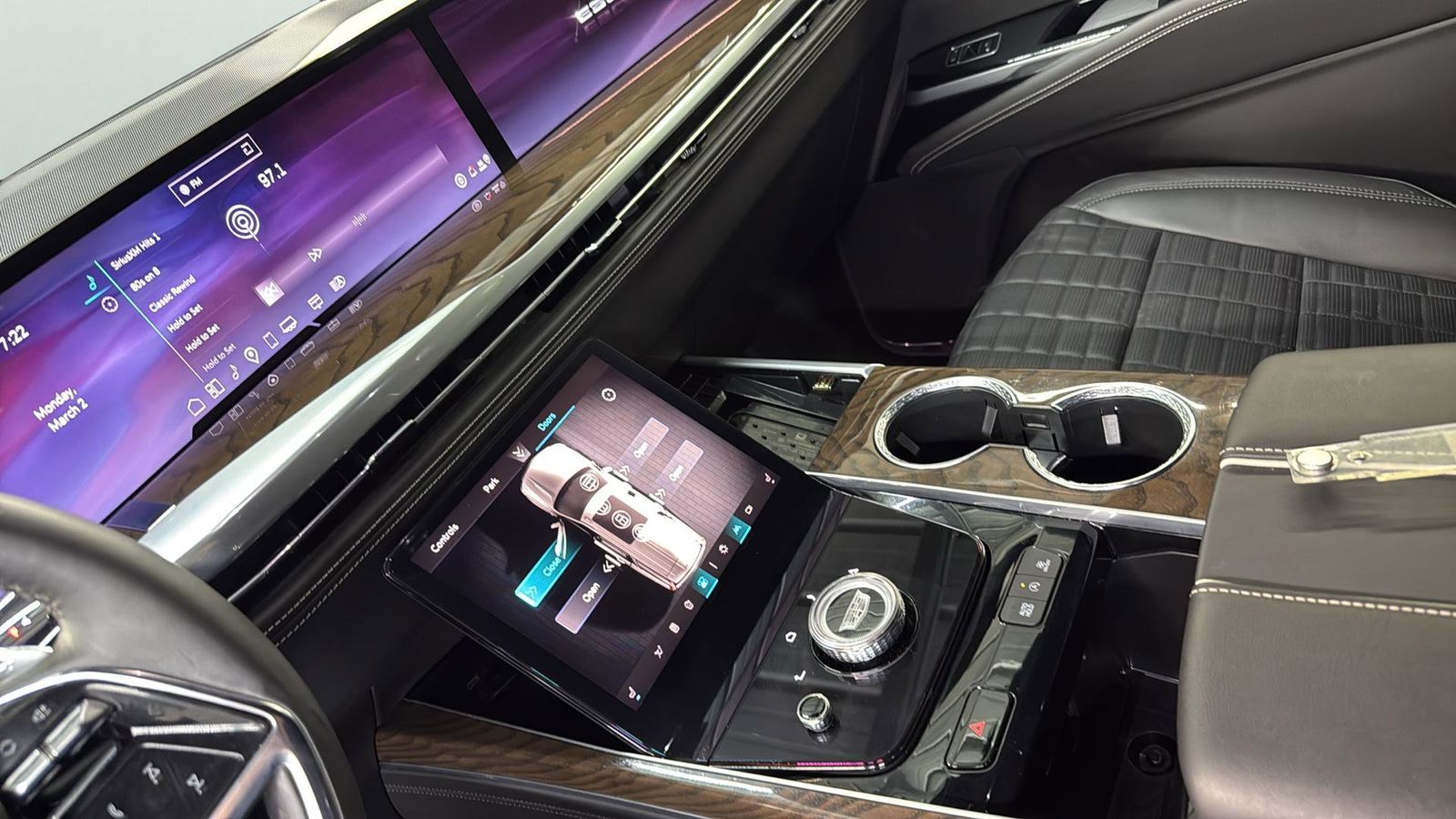 Used Car 2025 Cadillac Escalade  Sport Platinum For Sale Under $120,000 In Austin, Texas