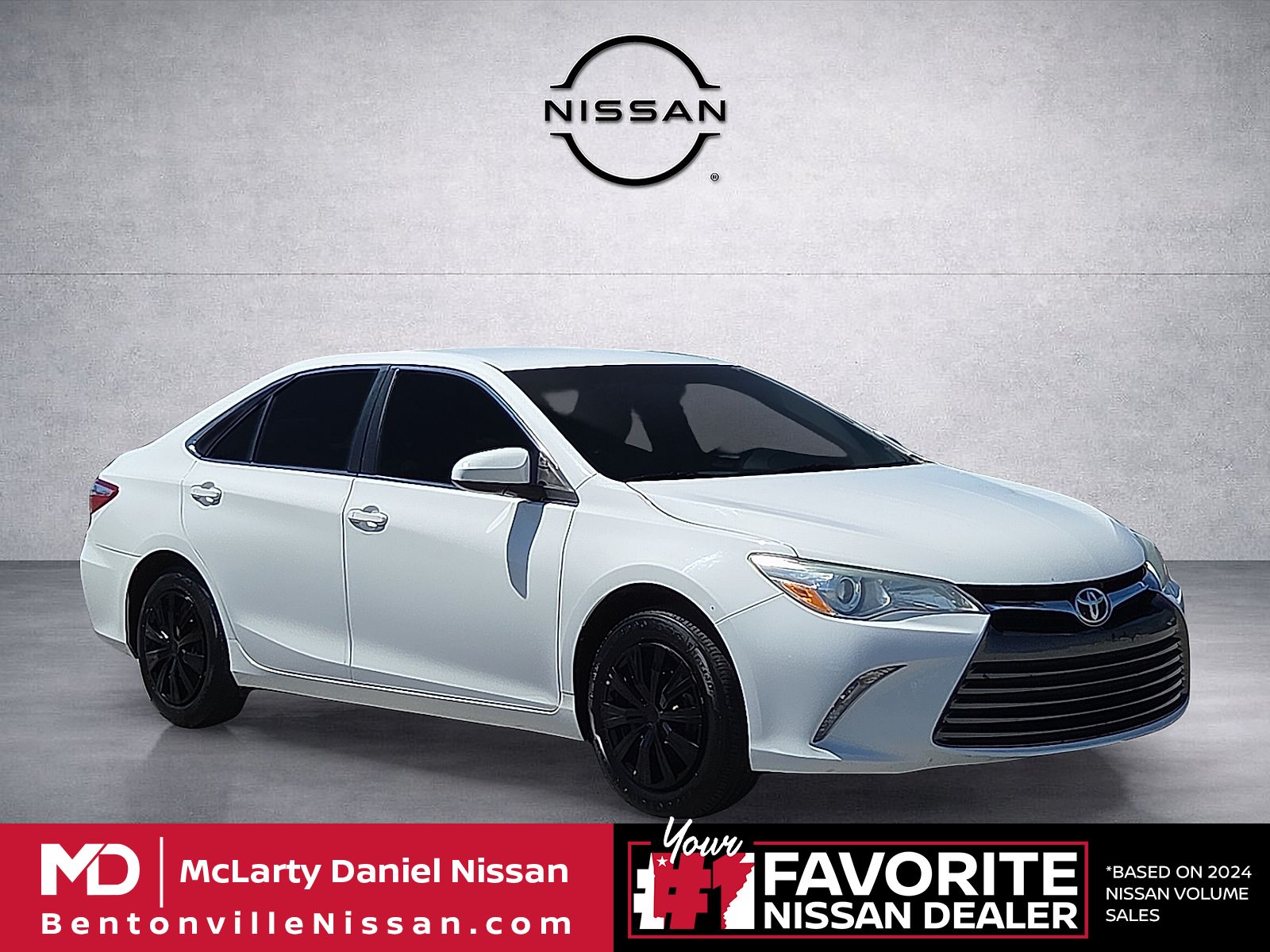 Super White 2016 Toyota Camry LE Sedan Front-Wheel Drive 6-Speed Automatic