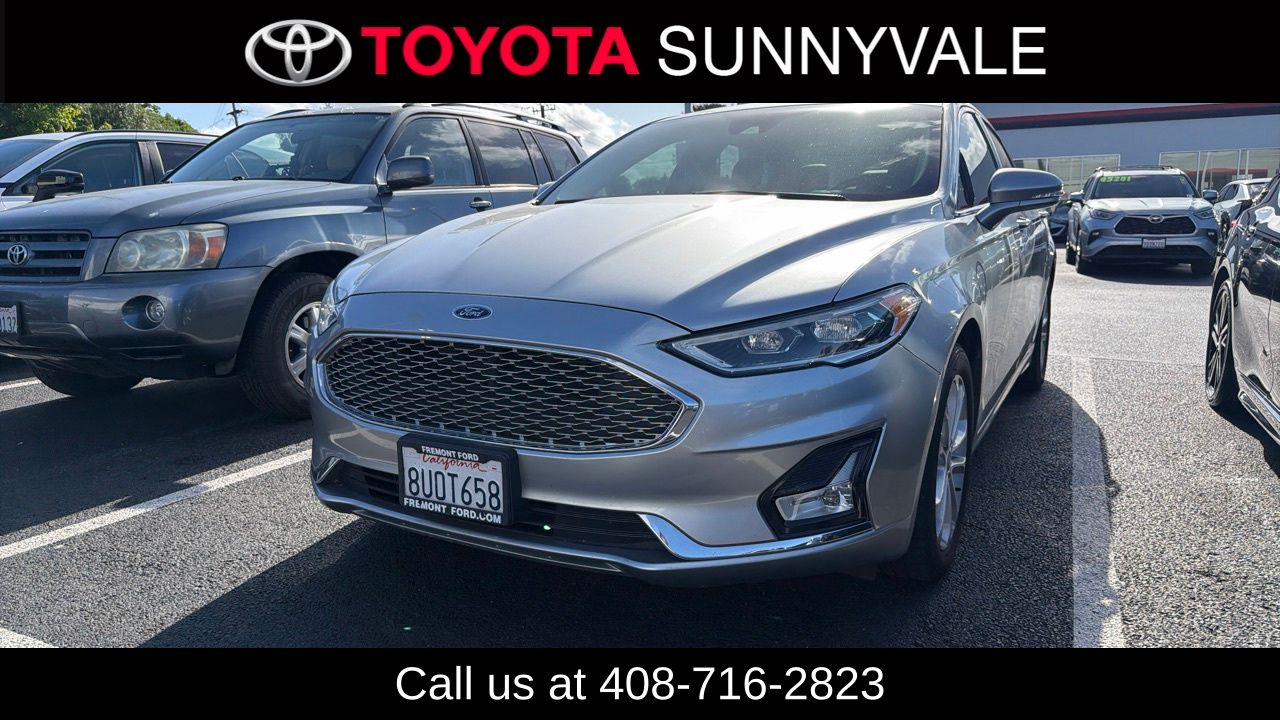 2020 Ford Fusion Plug-In Hybrid Titanium's photo