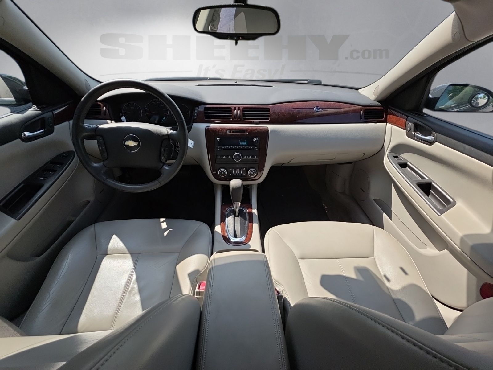 Used 2009 Gray Chevrolet LT image 3