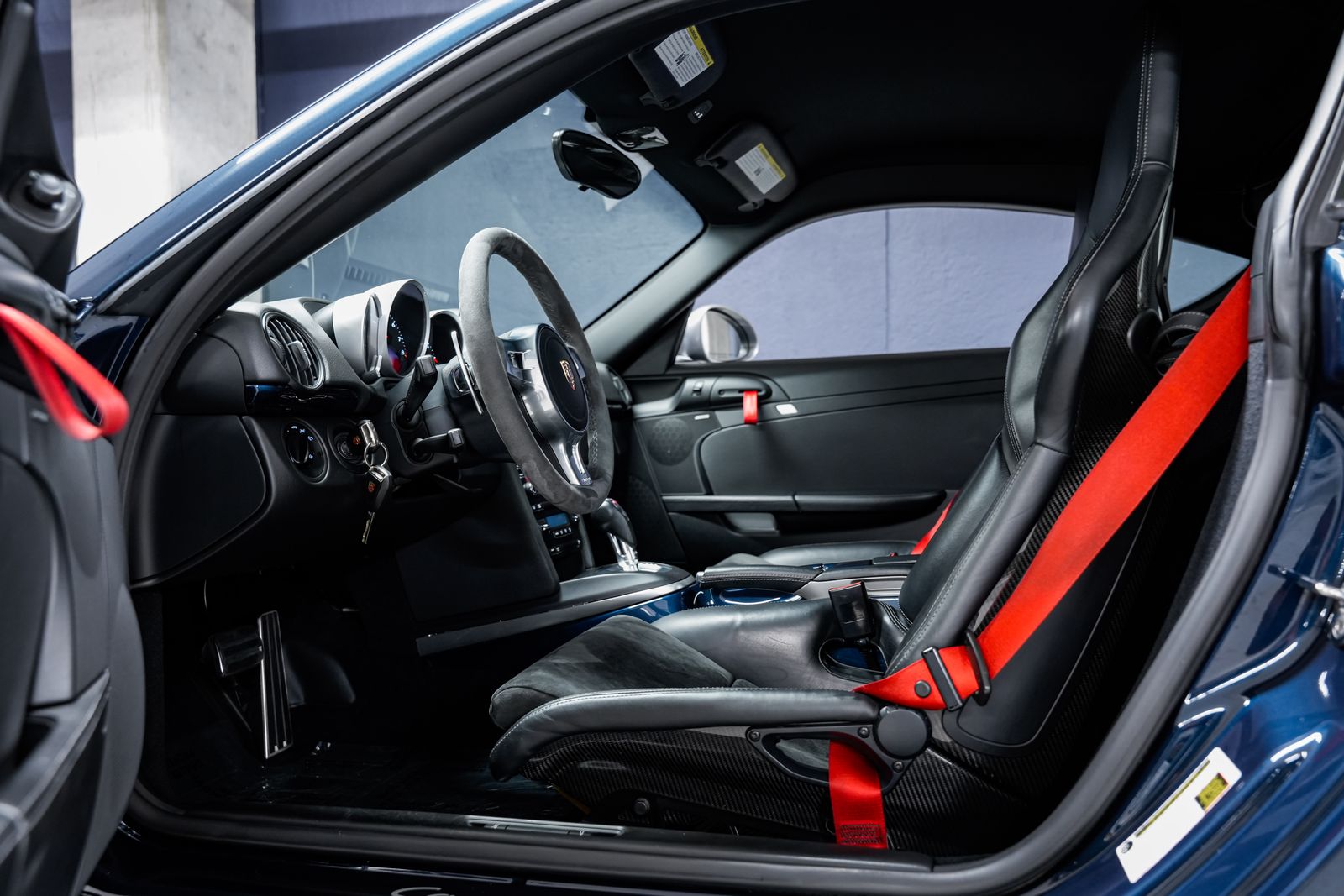 2012 Porsche Cayman R — photo 17