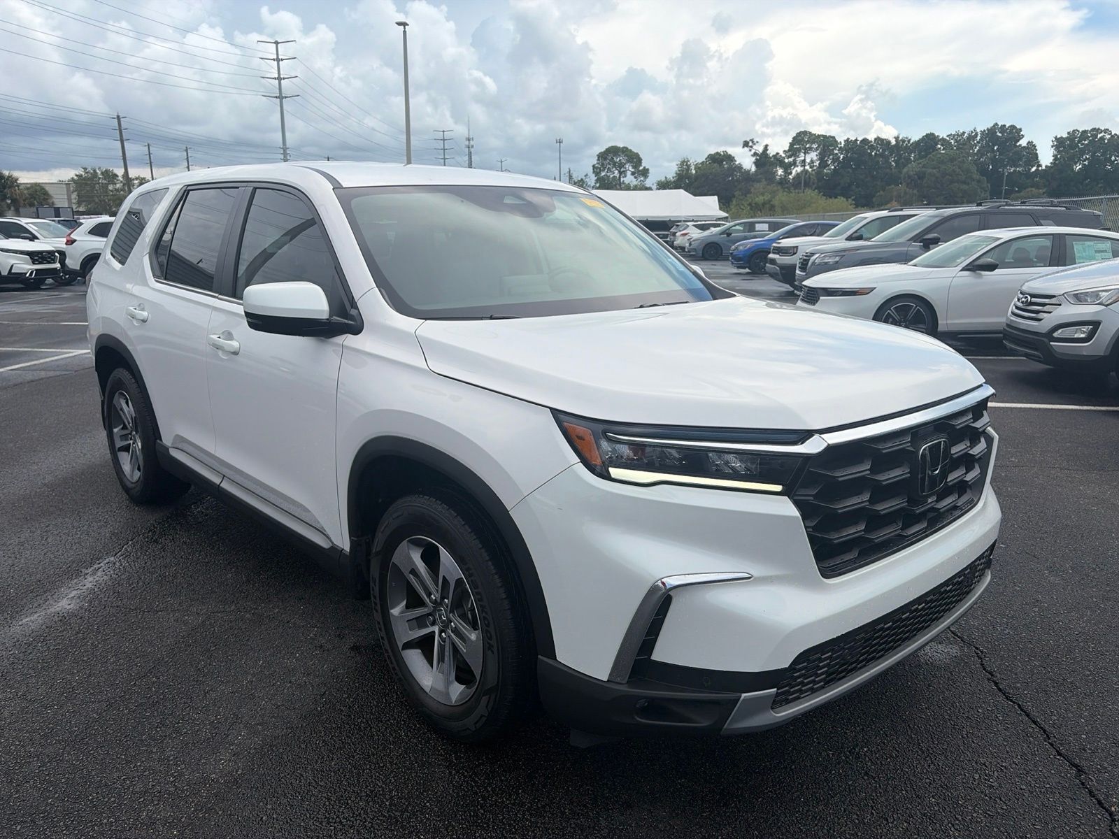 Platinum White Pearl 2025 Honda Pilot SUV / Crossover Front-Wheel Drive Automatic