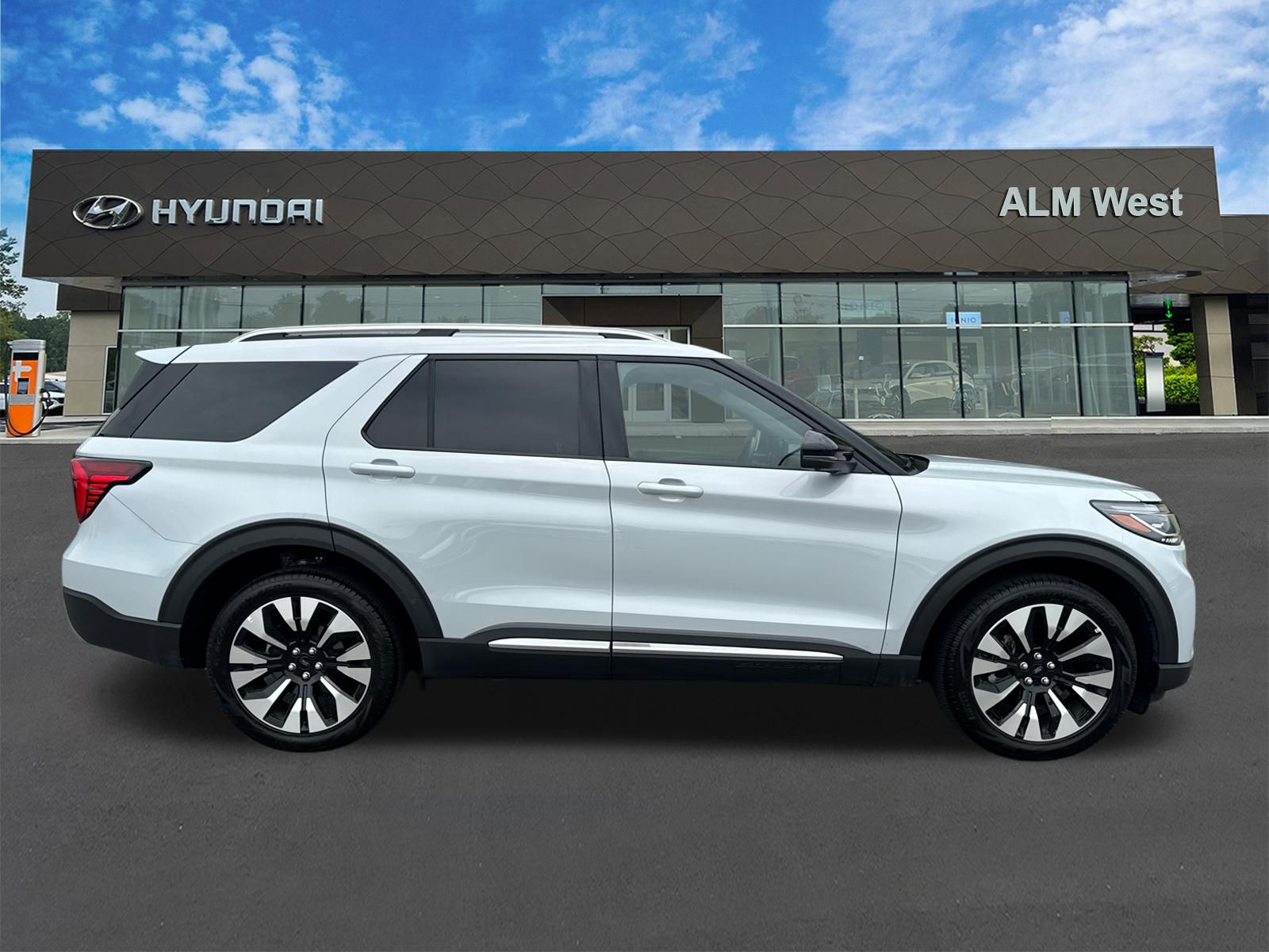 Used 2026 White Metallic Ford Platinum image 4