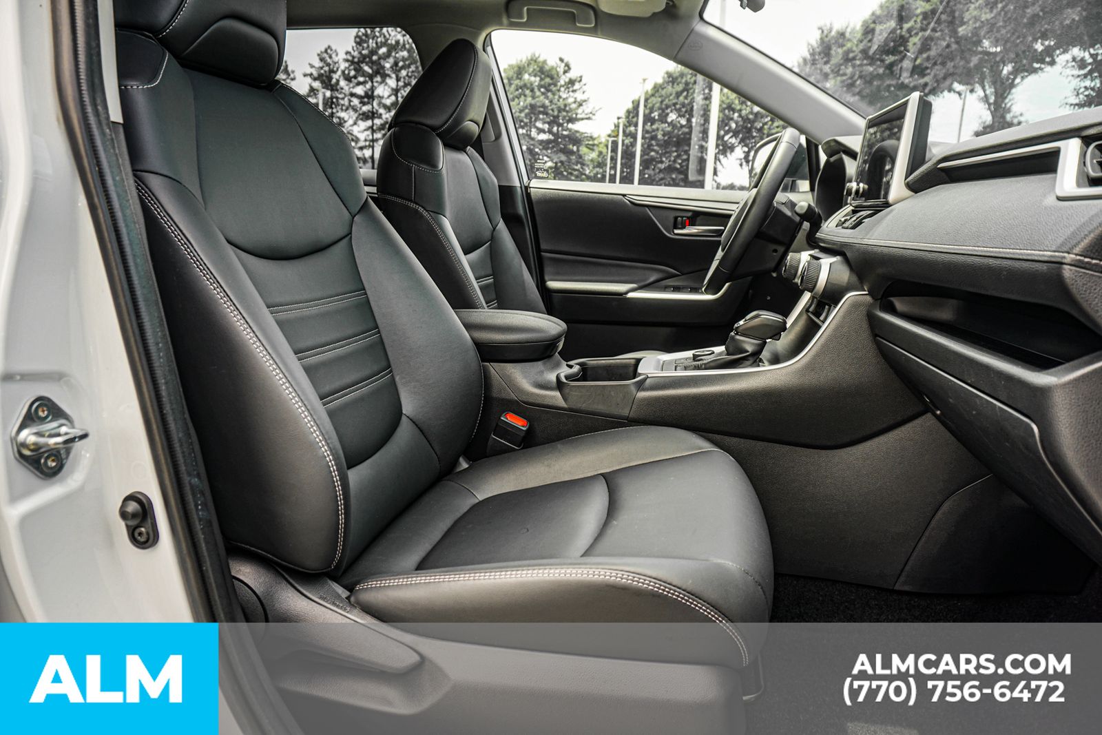 Used 2025 Beige Toyota XLE Premium image 24