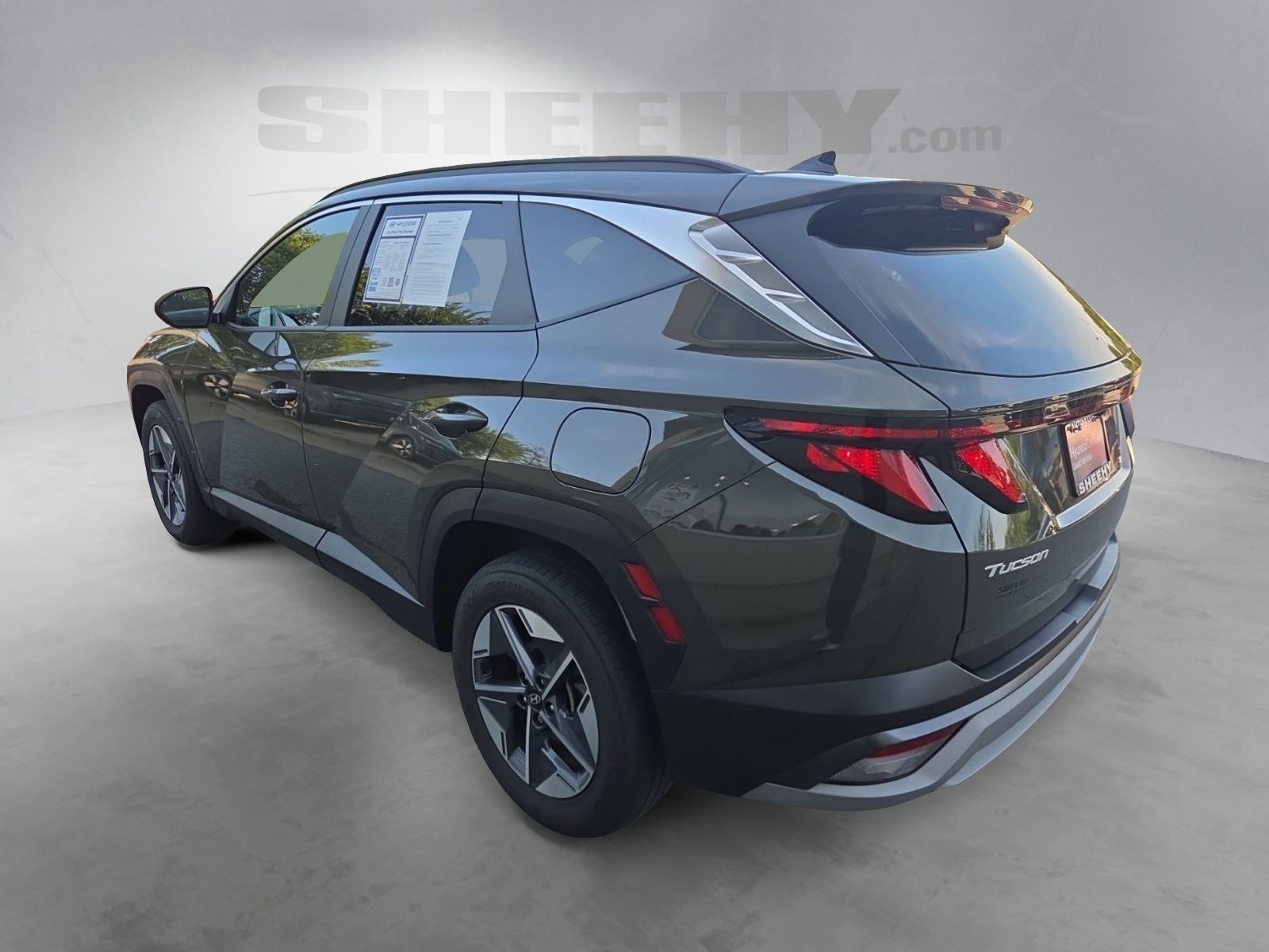 Used 2025 Green Hyundai SEL image 14
