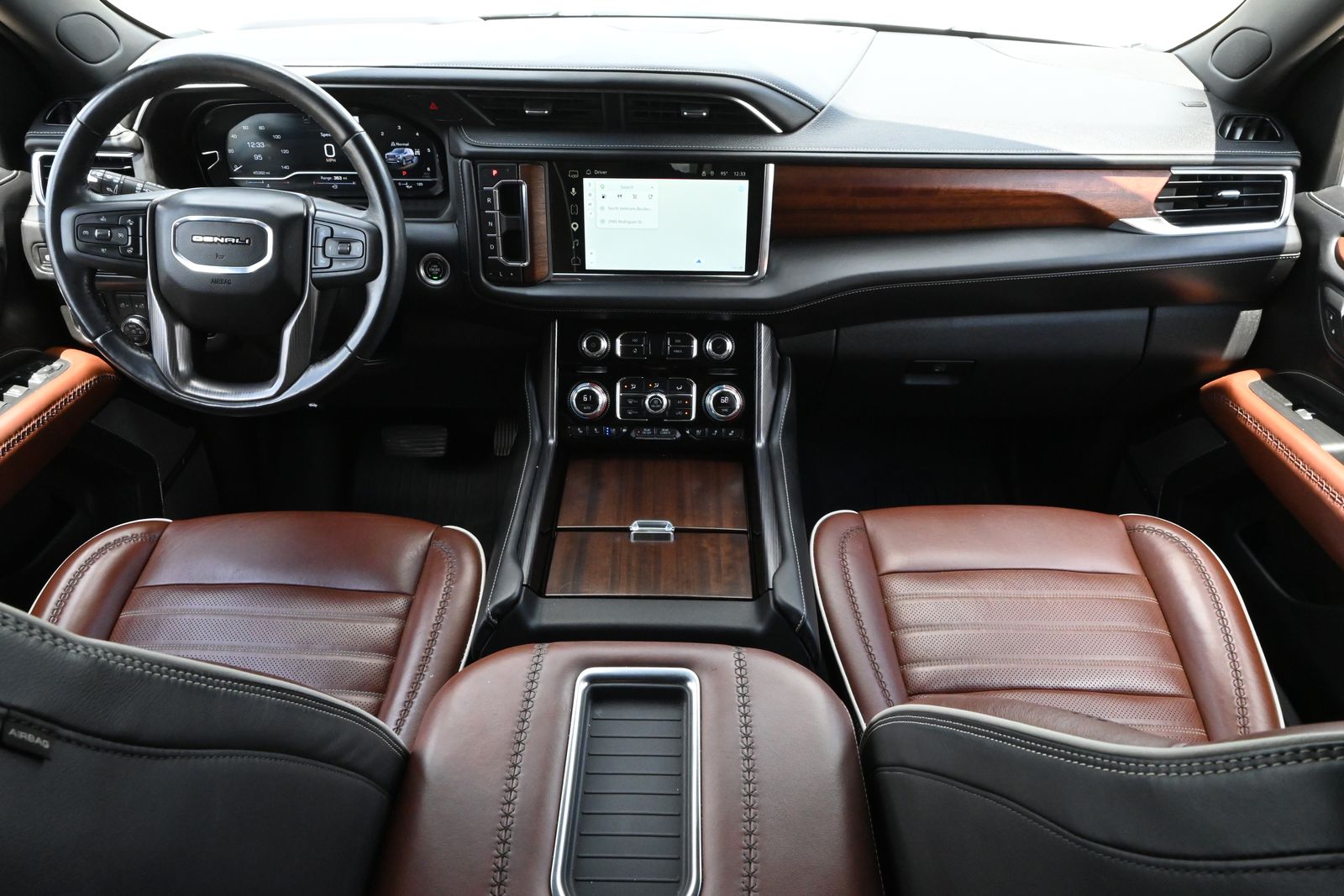2023 GMC Yukon Denali Ultimate - 7