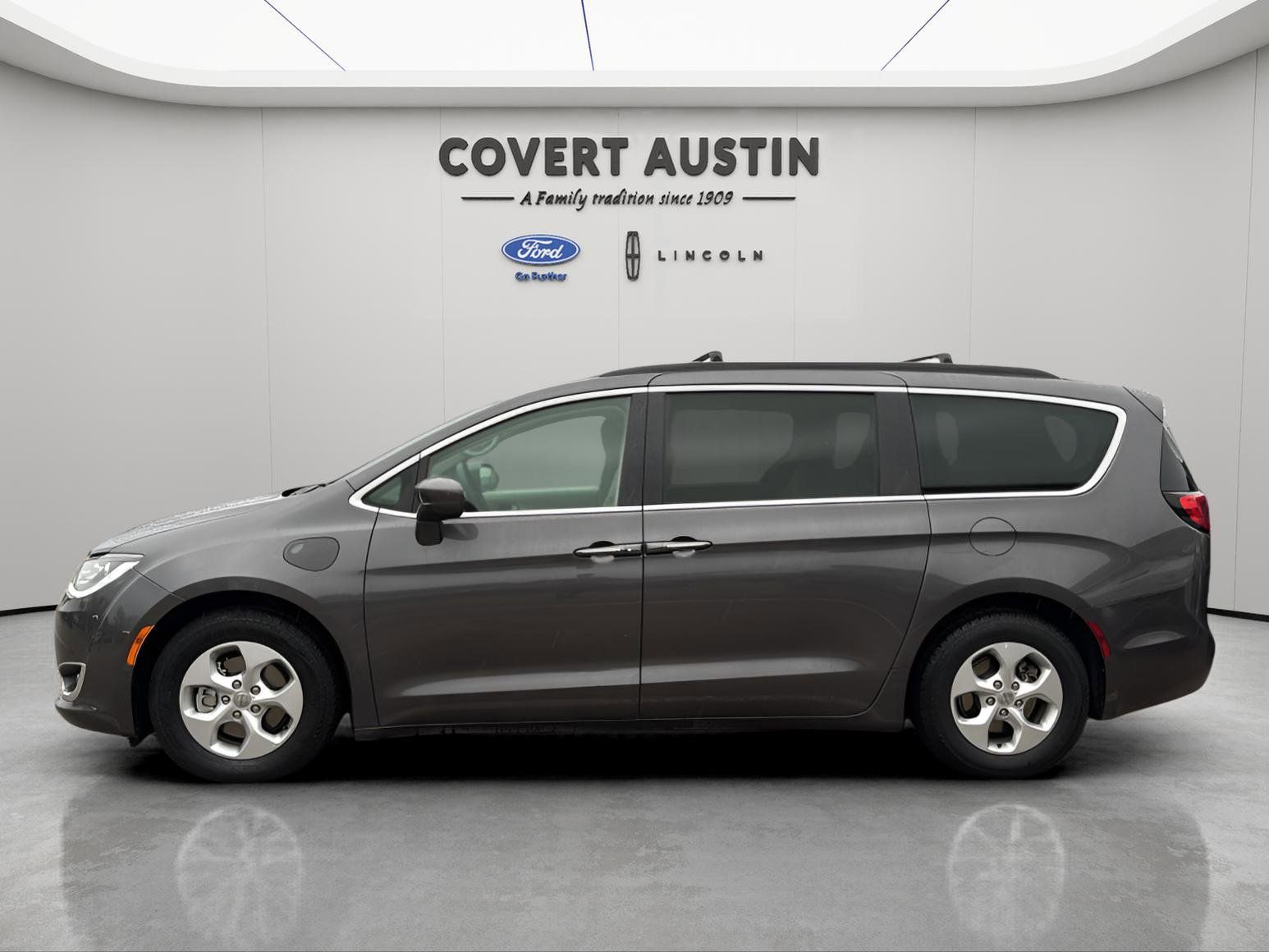 Used Car 2018 Chrysler Pacifica Hybrid  Touring Plus For Sale Under $20,000 In Austin, Texas