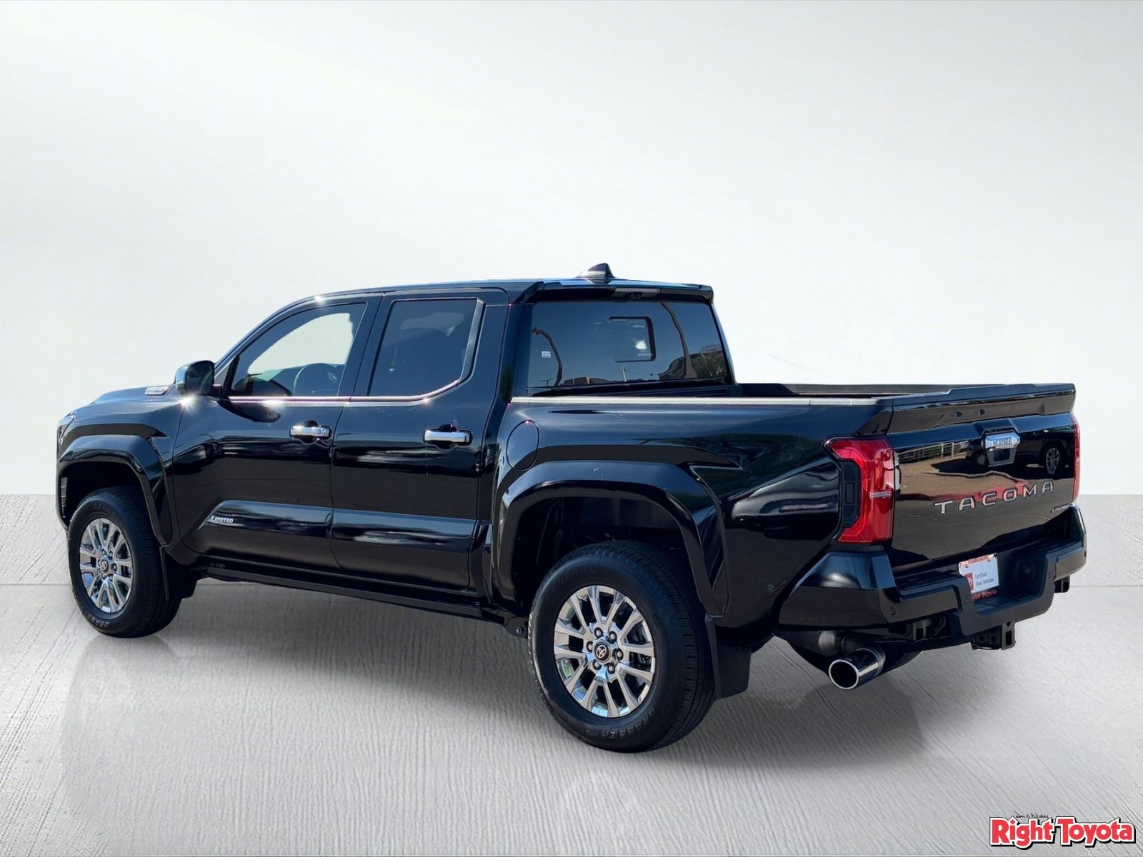 View vehicle photo 4