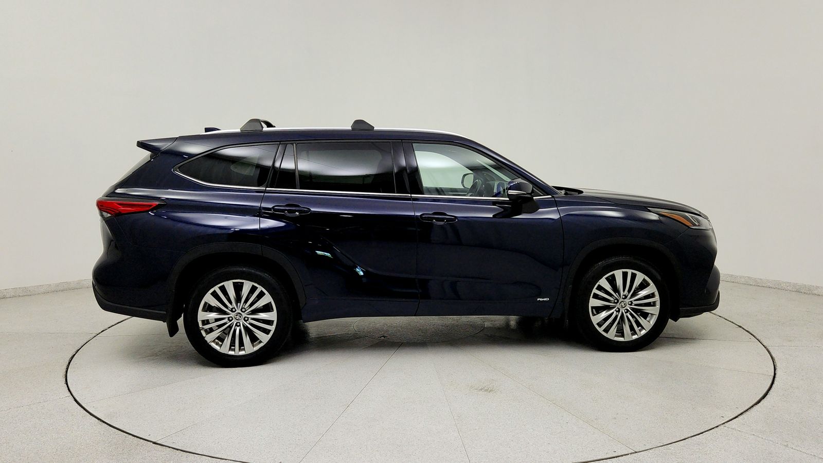 Used 2023  Toyota Platinum image 8