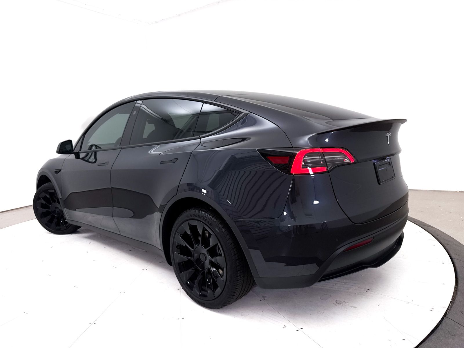 Used 2024 Tesla Model Y Long Range with VIN 7SAYGAEE4RF100757 for sale in Scottsdale, AZ