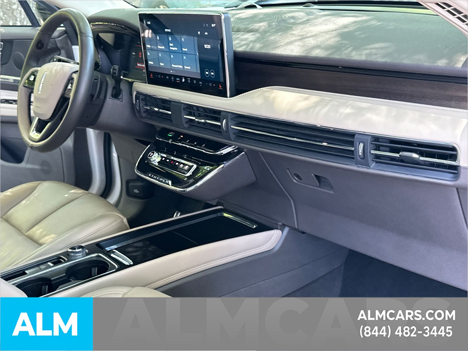 Used 2024 White Lincoln Grand Touring image 34