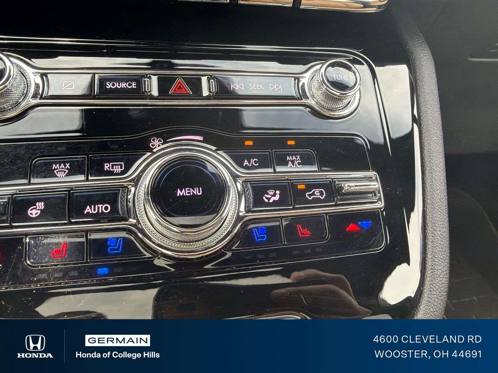 Used 2022 Blue Lincoln Grand Touring image 21