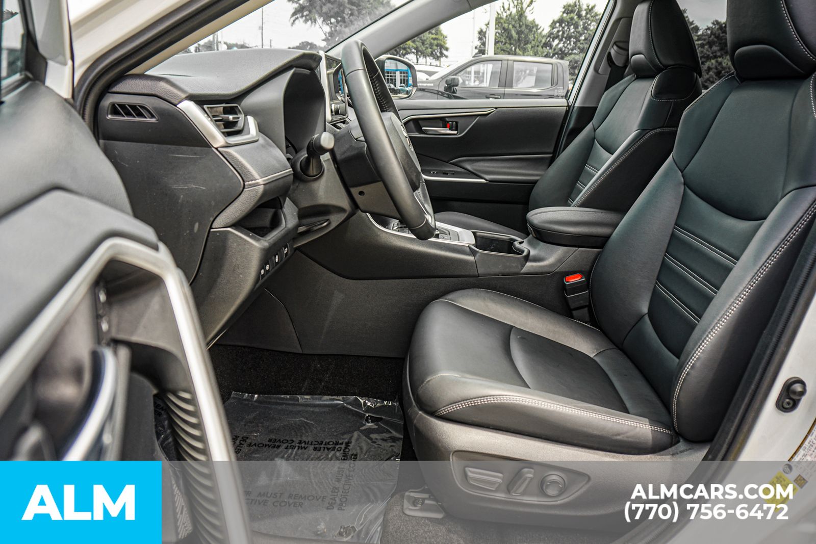 Used 2025 Beige Toyota XLE Premium image 22