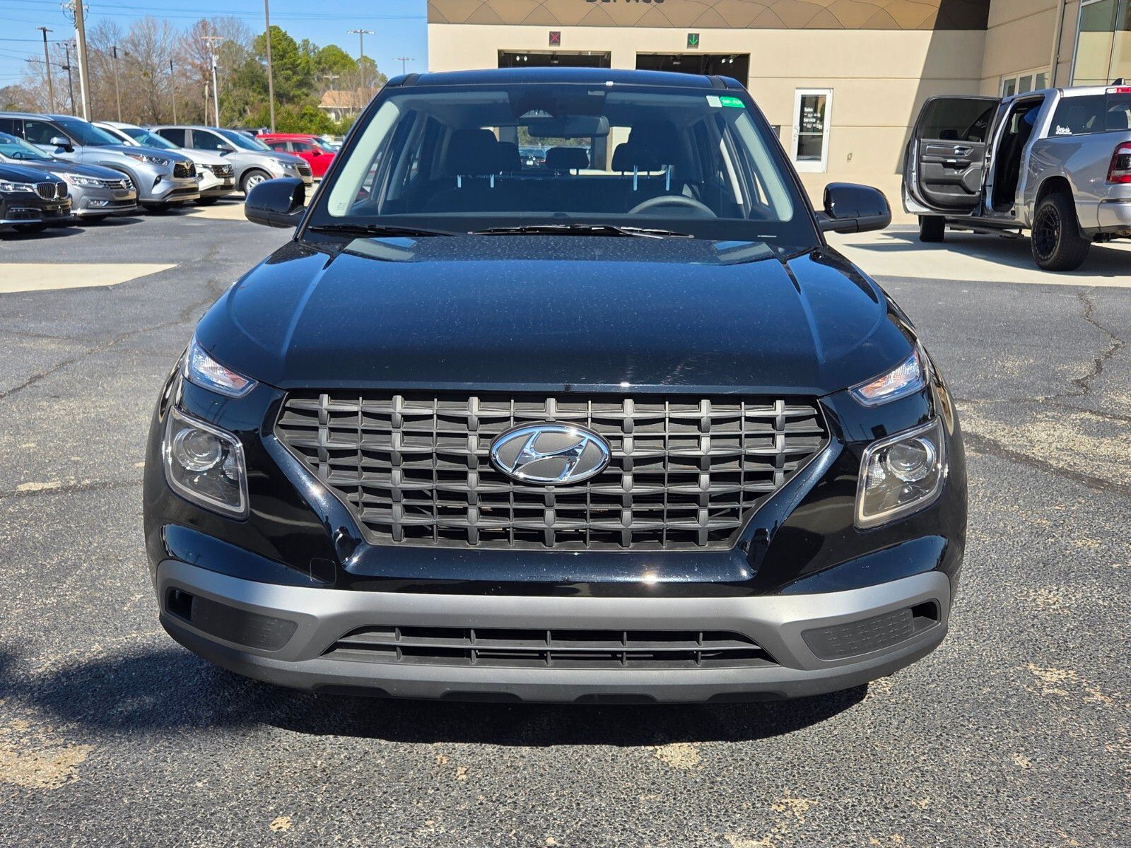 Used 2025 Hyundai Venue SE with VIN KMHRB8A33SU391001 for sale in Warner Robins, GA