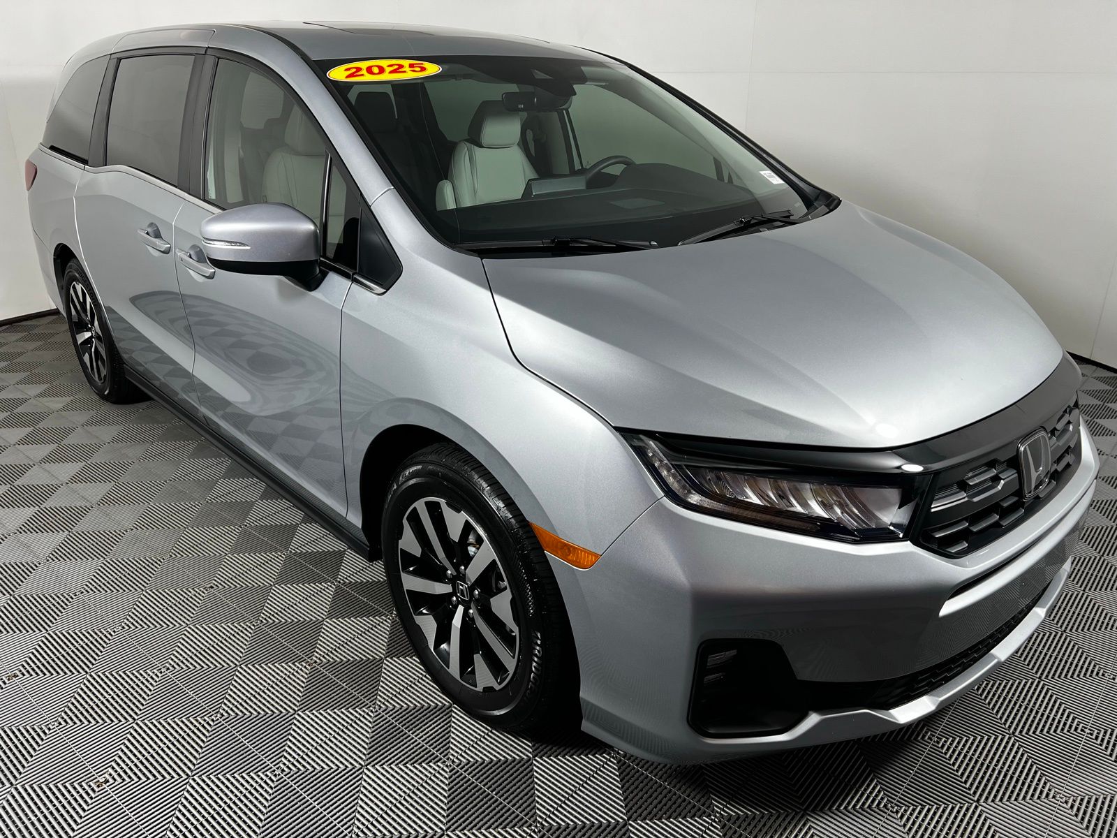 Thumbnail: 2025 Honda Odyssey - 3