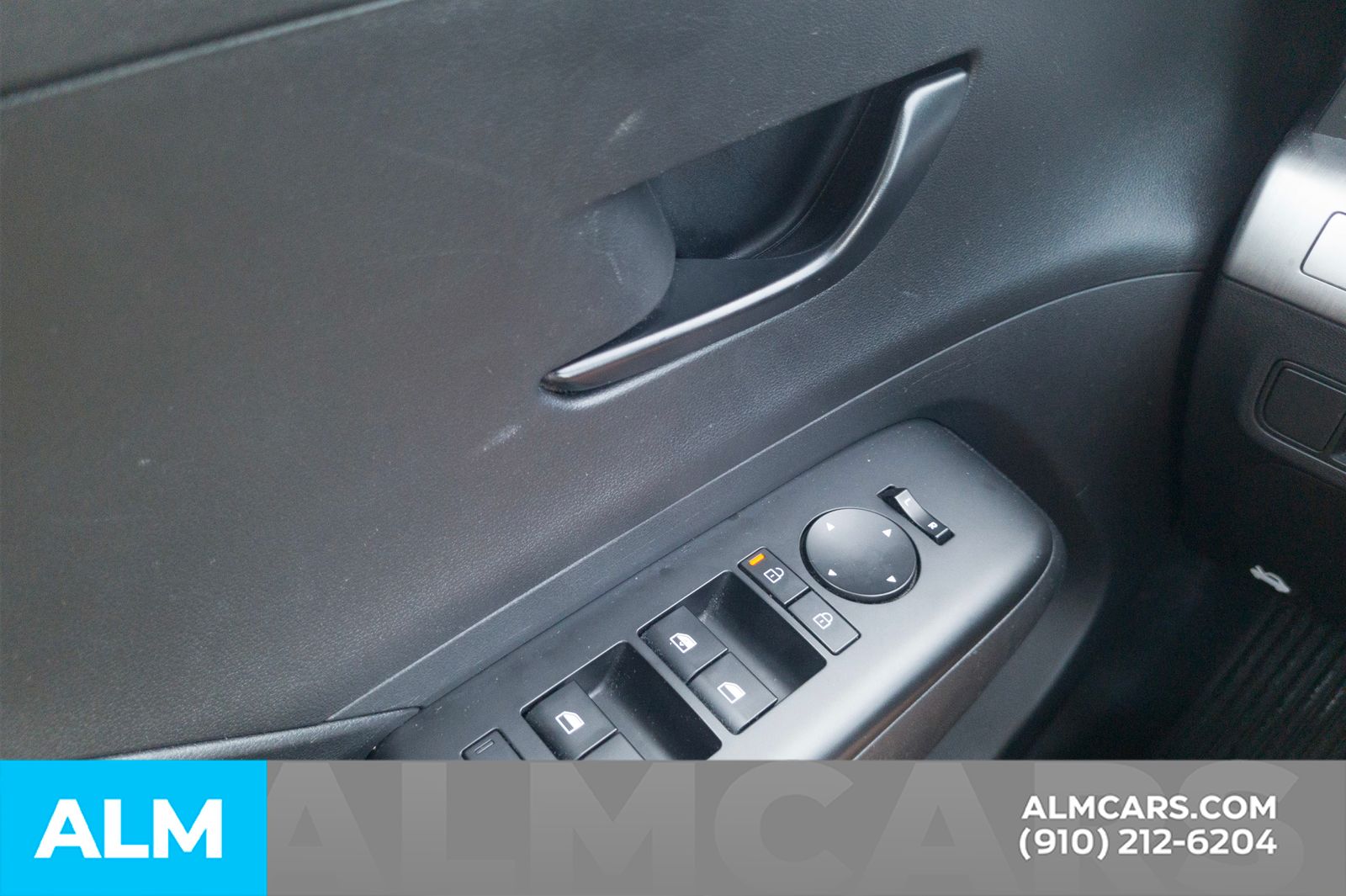 Used 2024 White Hyundai SEL image 15