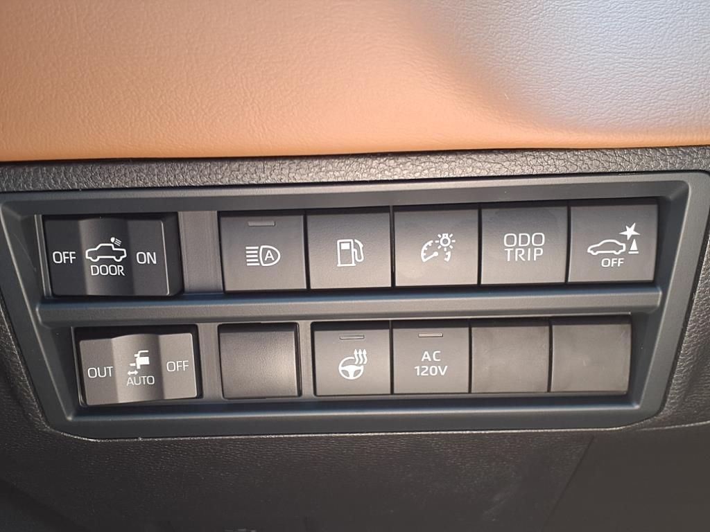 2025 Toyota Tundra Hybrid 1794 Edition - 9