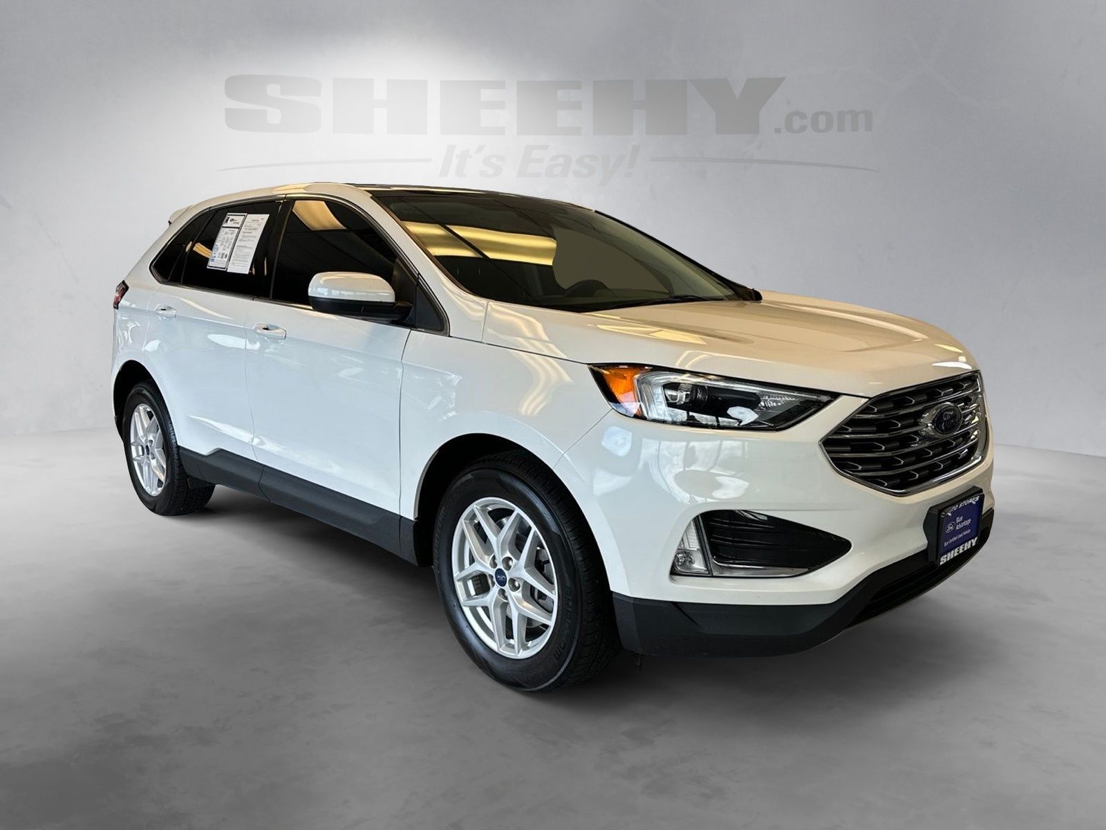 Certified Used 2022 Star White Ford SEL image 2