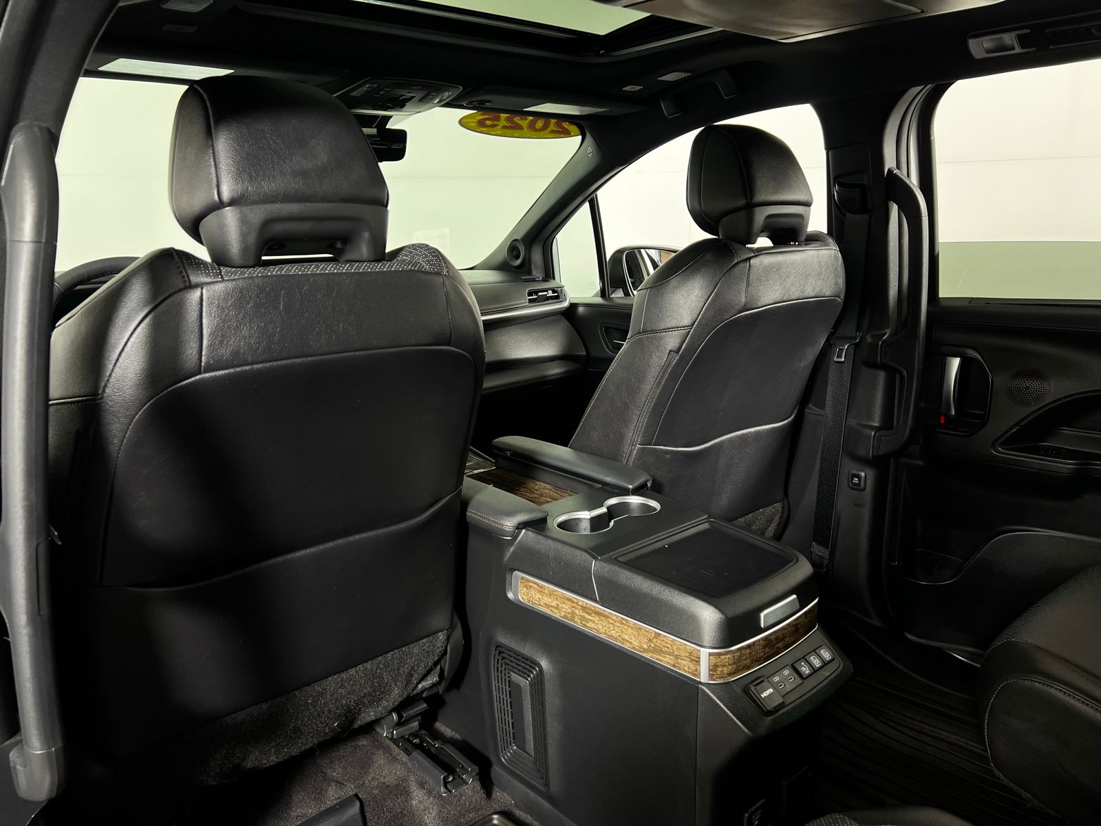 Thumbnail: 2025 Toyota Sienna - 24