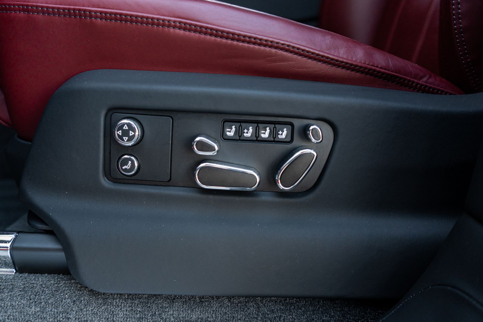 2024 Bentley Bentayga Azure - Photo 27
