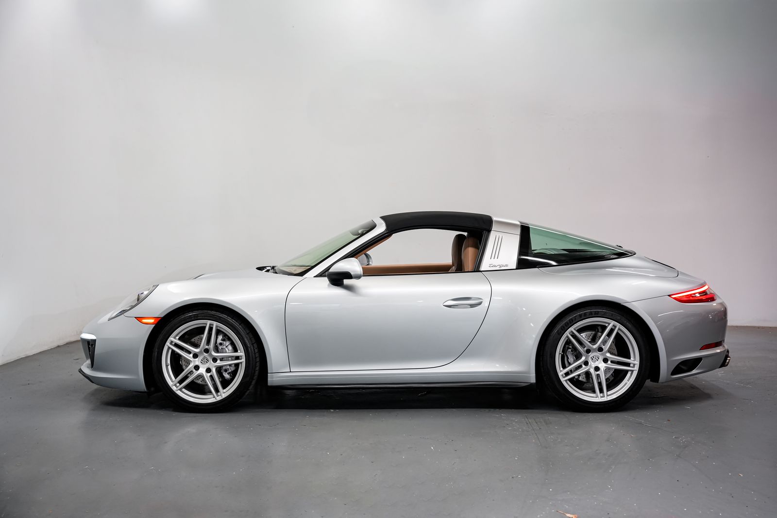 2017 Porsche 911 Targa 4 — photo 7
