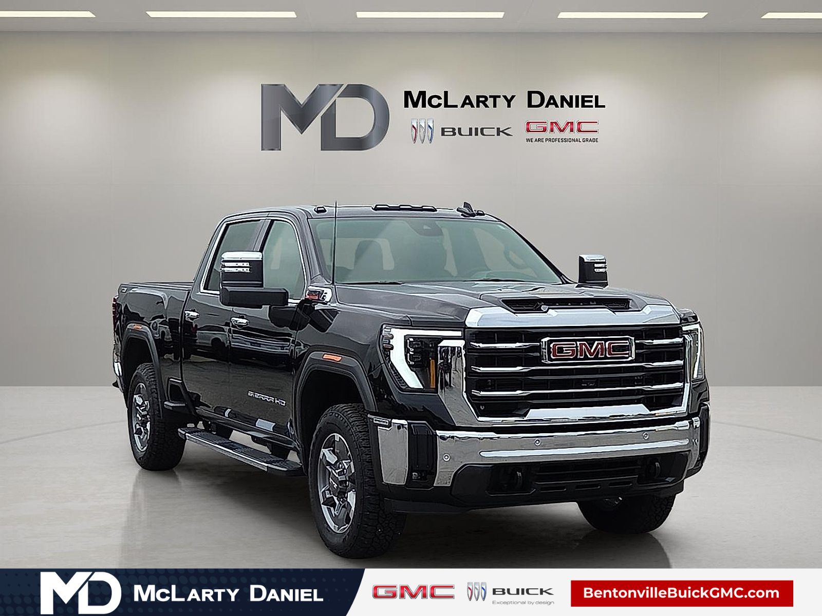 Onyx Black 2025 GMC Sierra 2500HD SLT Crew Cab 4WD Pickup Truck Four-Wheel Drive Automatic