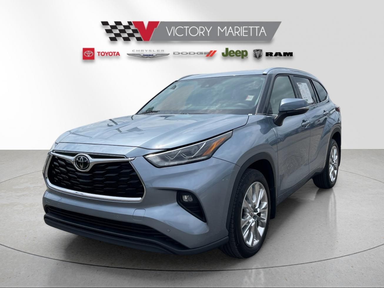 Moon Dust 2024 Toyota Highlander SUV / Crossover All-Wheel Drive 8-Speed Automatic