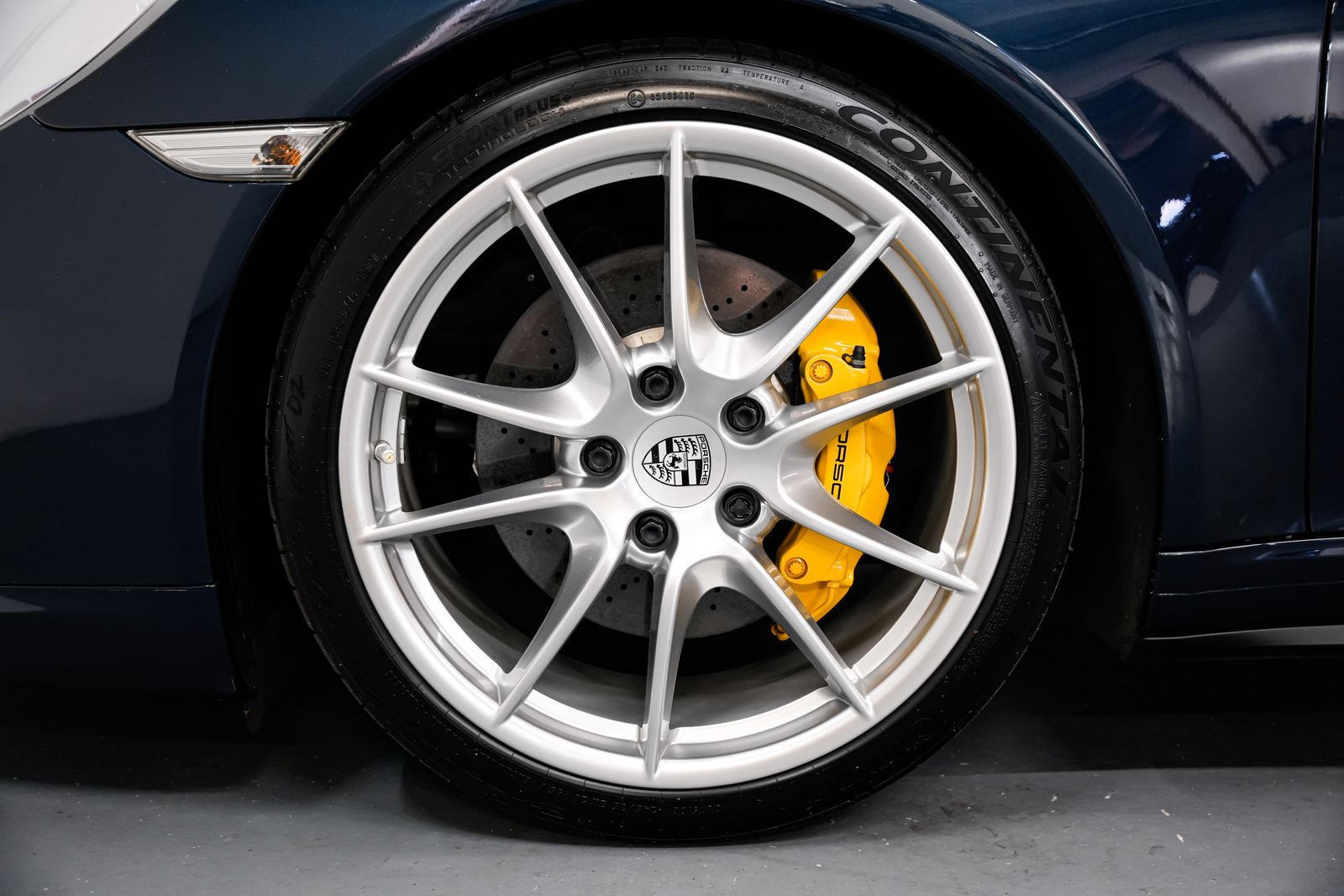 2014 Porsche 911 Carrera 4 — photo 41