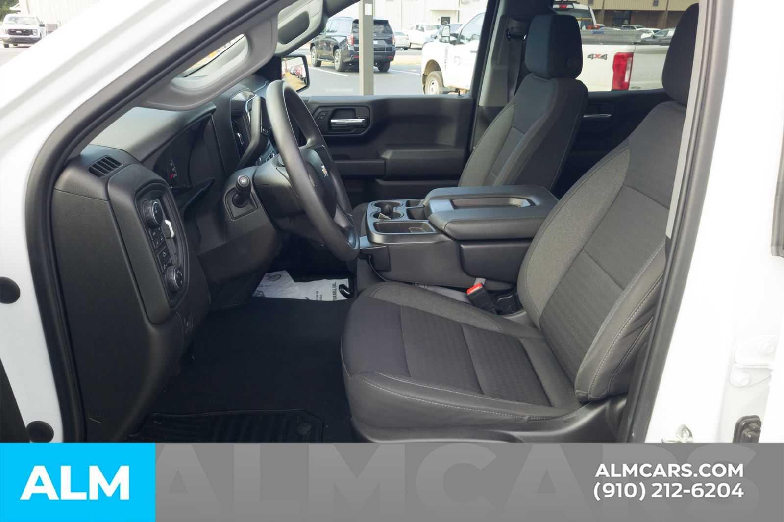 2023 Chevrolet Silverado 1500 Custom photo 13