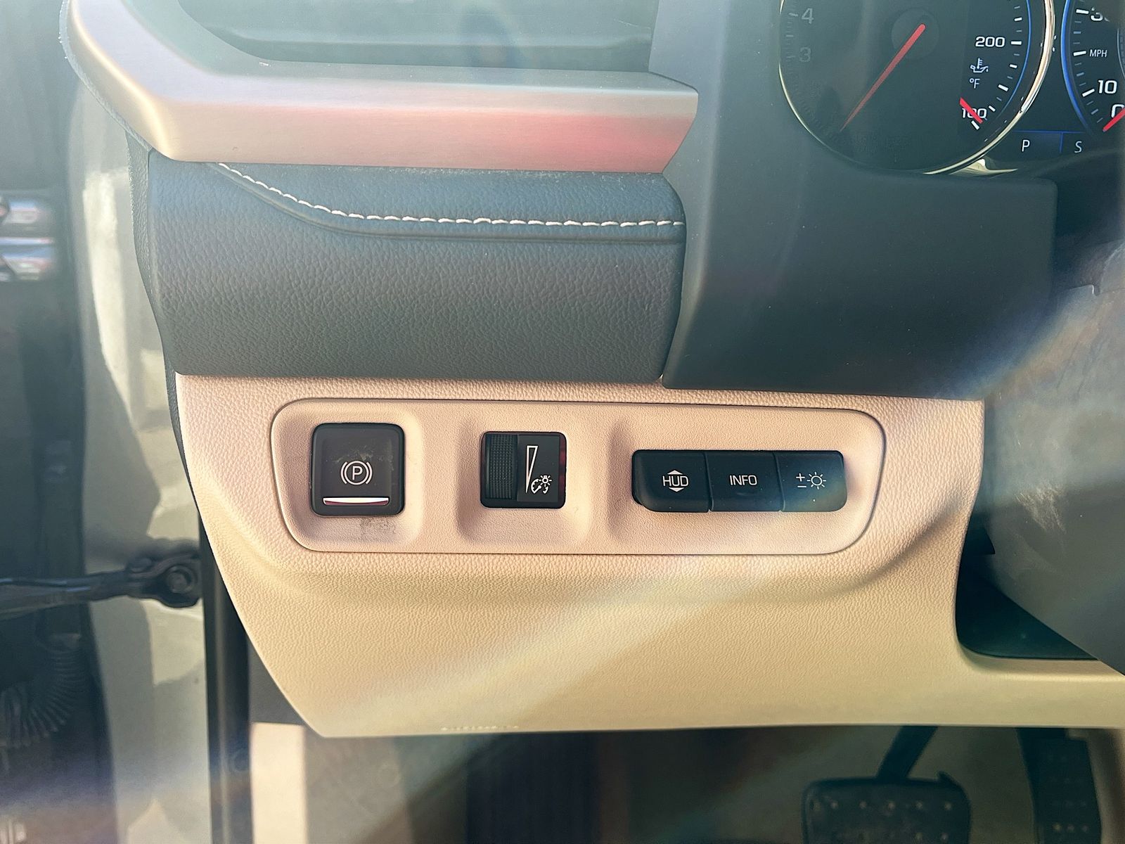 2023 GMC Acadia Denali - Photo 10