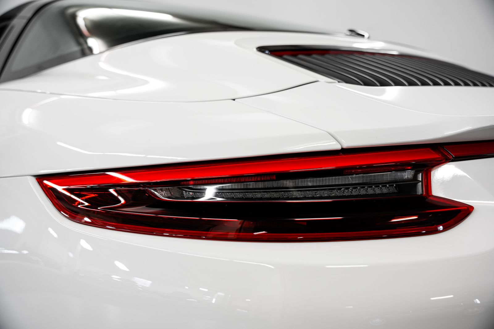 2019 Porsche 911 Targa 4 GTS — photo 36