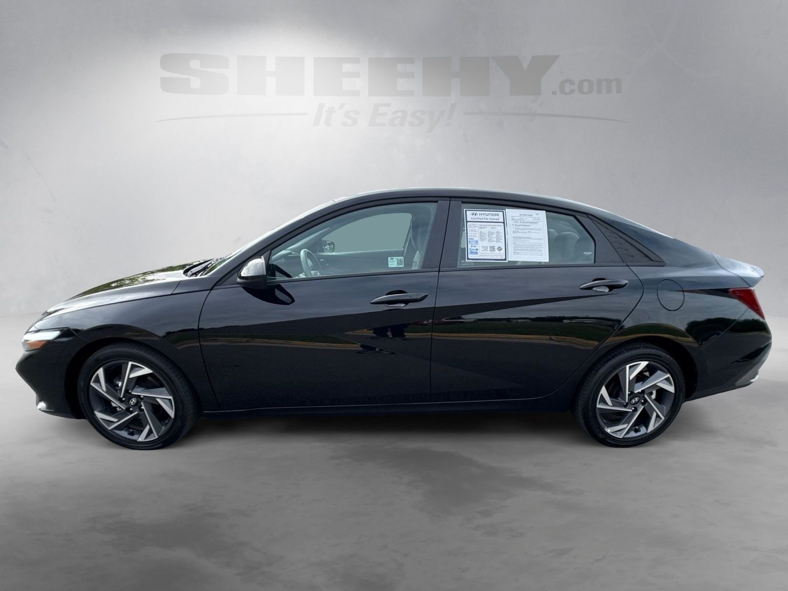 Used 2025 Black Hyundai SEL Sport image 17