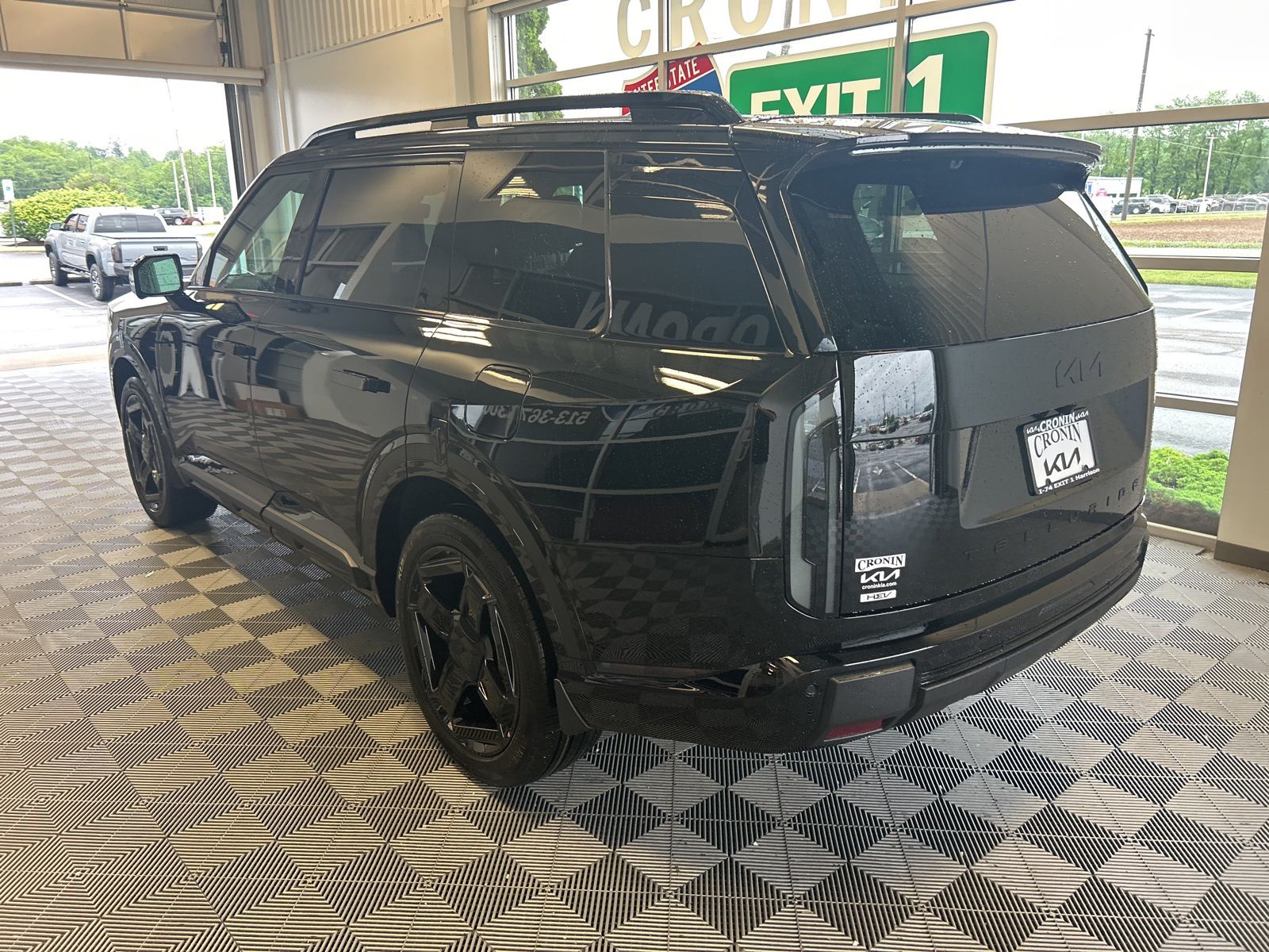 View vehicle photo 4