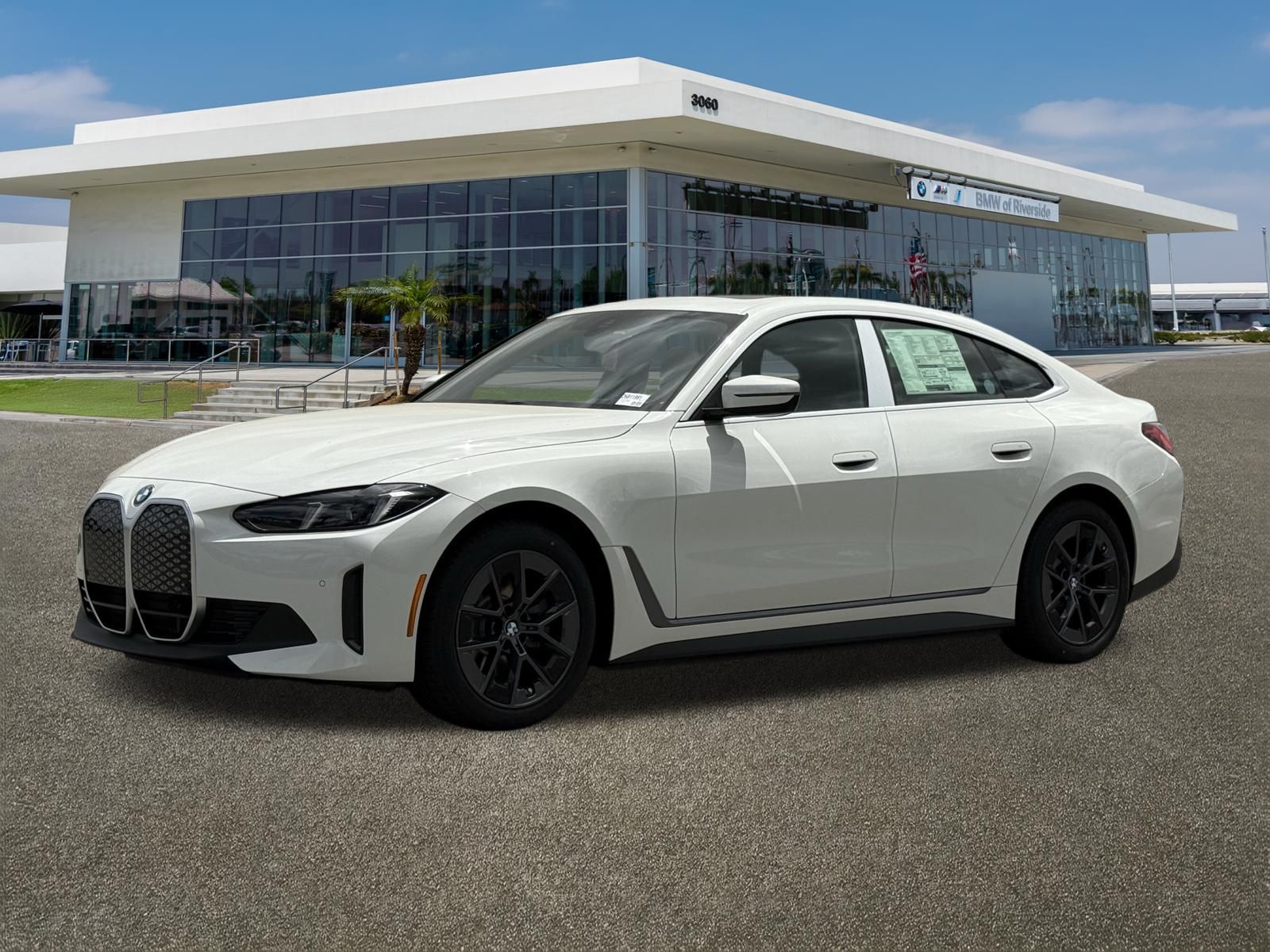 New 2026 White BMW eDrive40 image 5