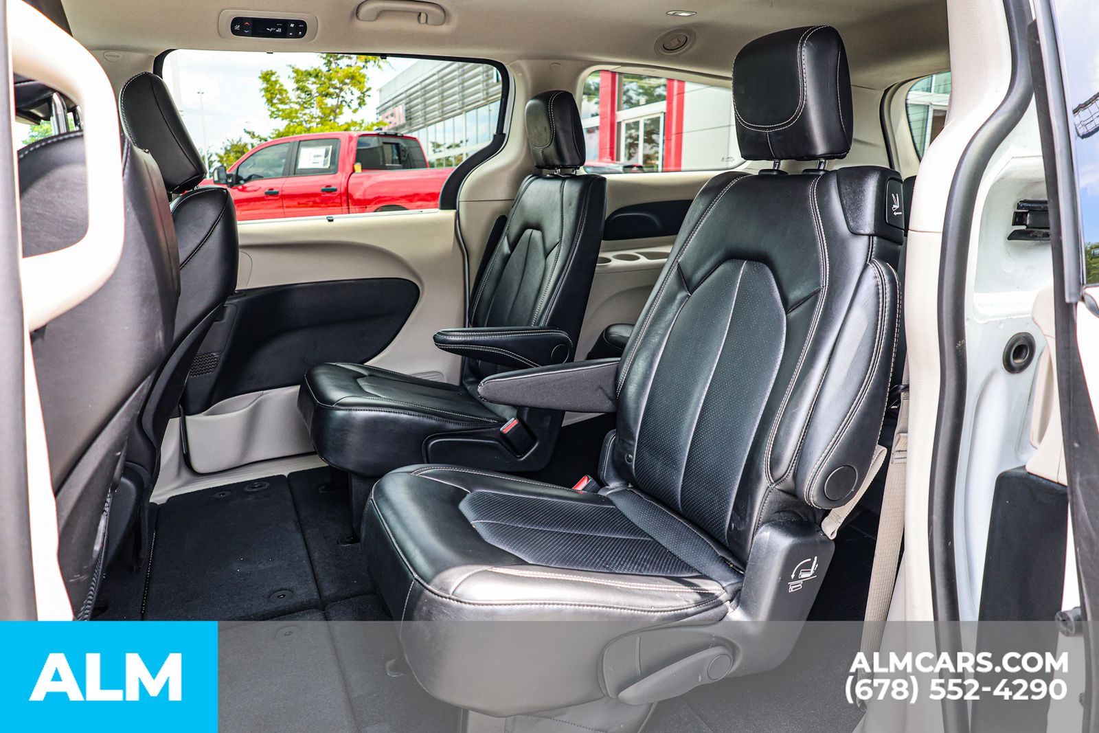 2024 Chrysler Pacifica Touring L photo 19