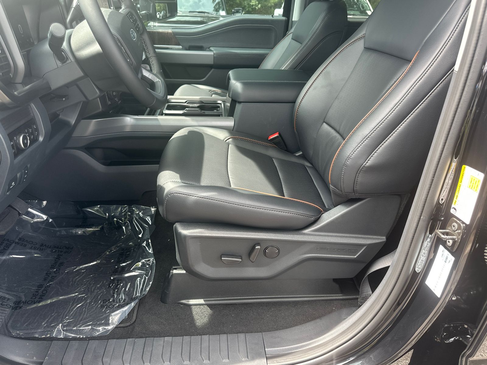 New 2026 Agate Black Metallic Ford F-250® Lariat® image 10