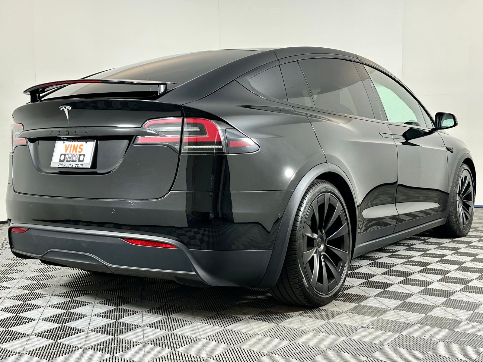View vehicle photo 6