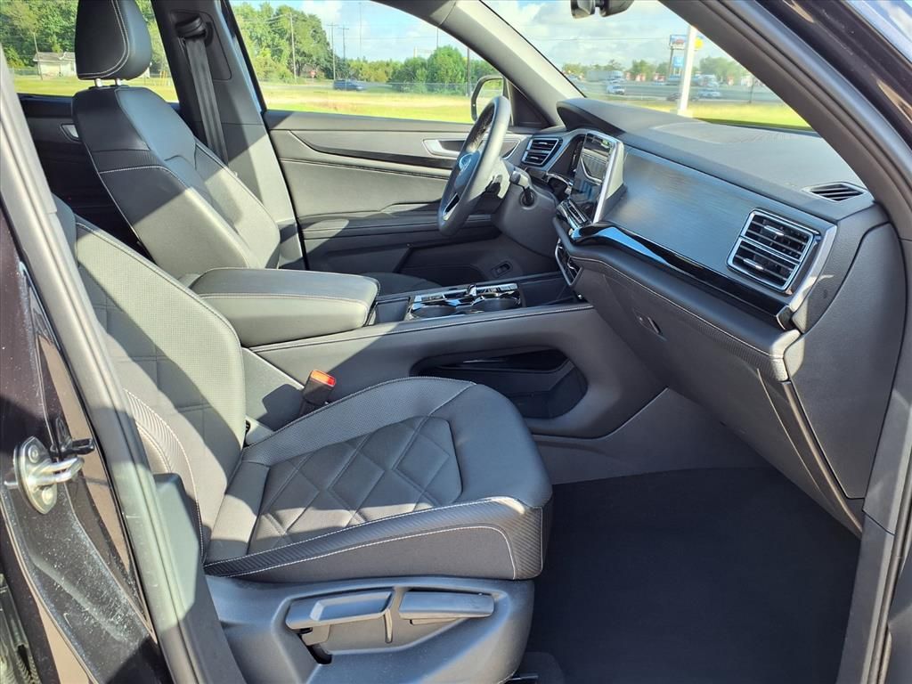 2024 Volkswagen Atlas Cross Sport 2.0T SE w/Technology - 10