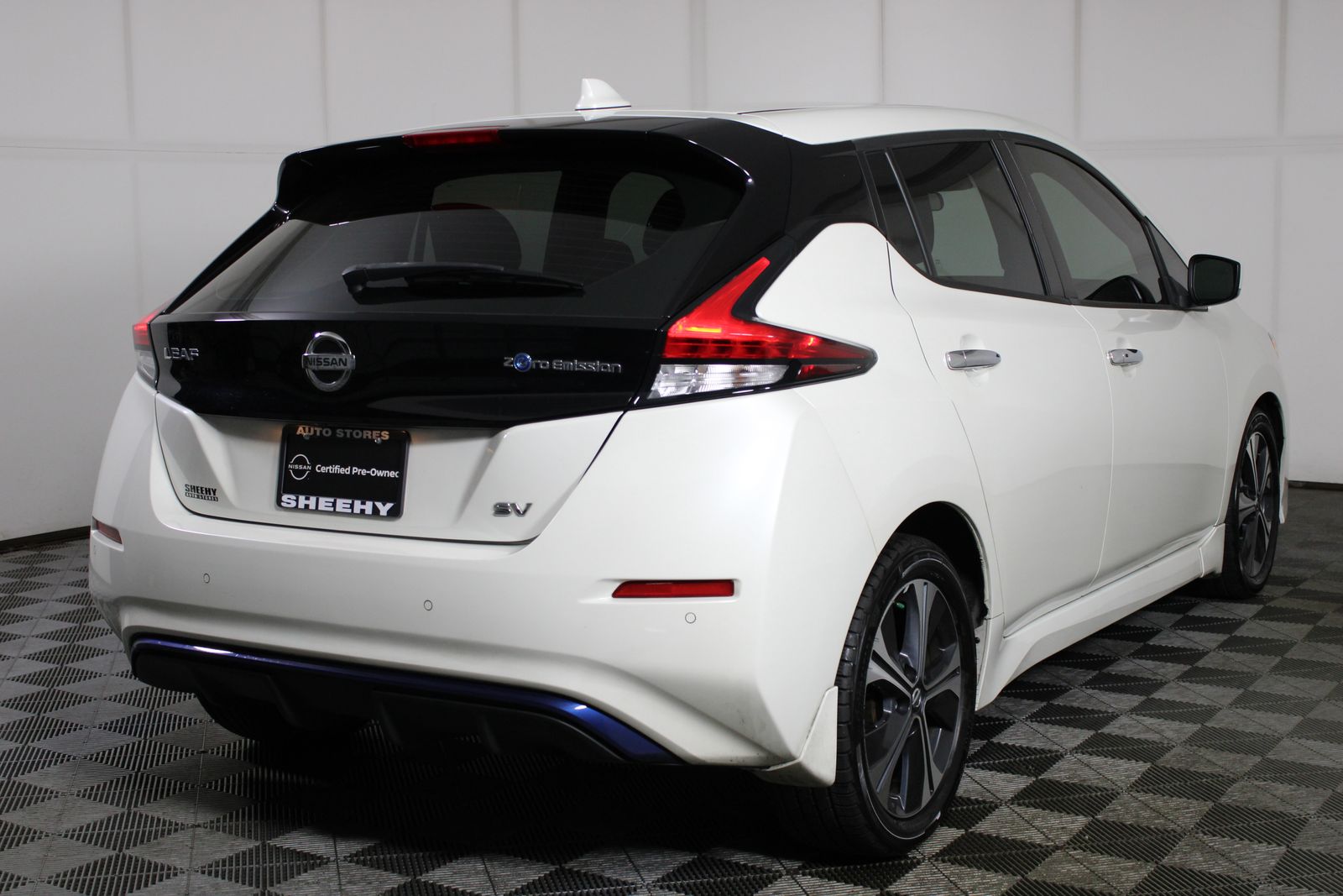 Used 2021 White Nissan SV image 6