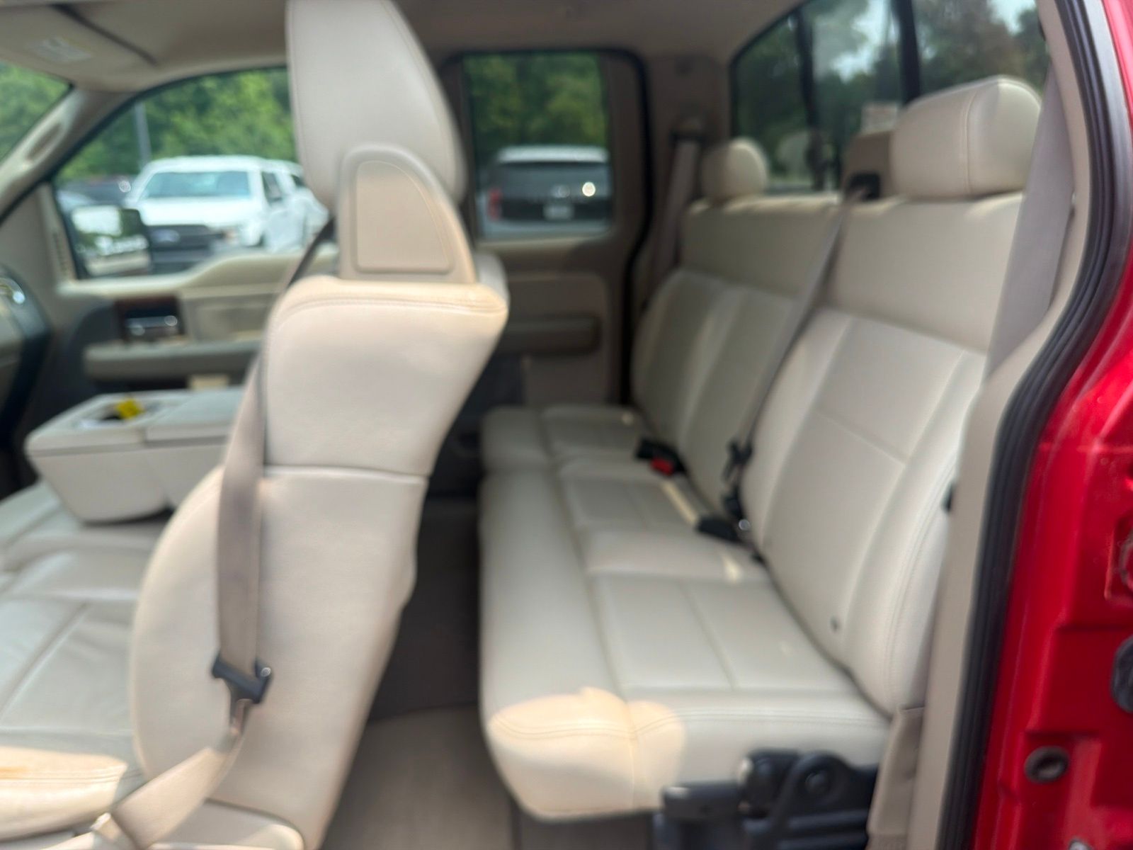 Used 2004  Ford Lariat image 6