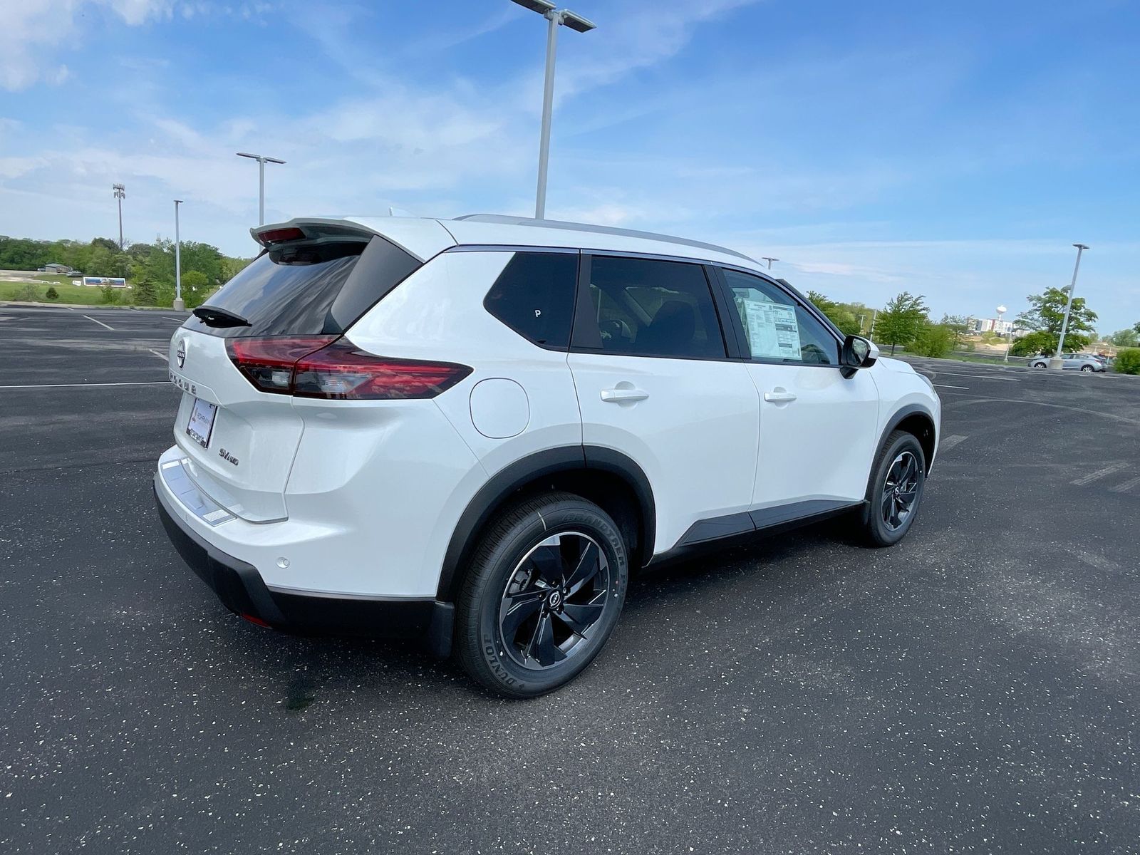 2024 Nissan Rogue SV 38