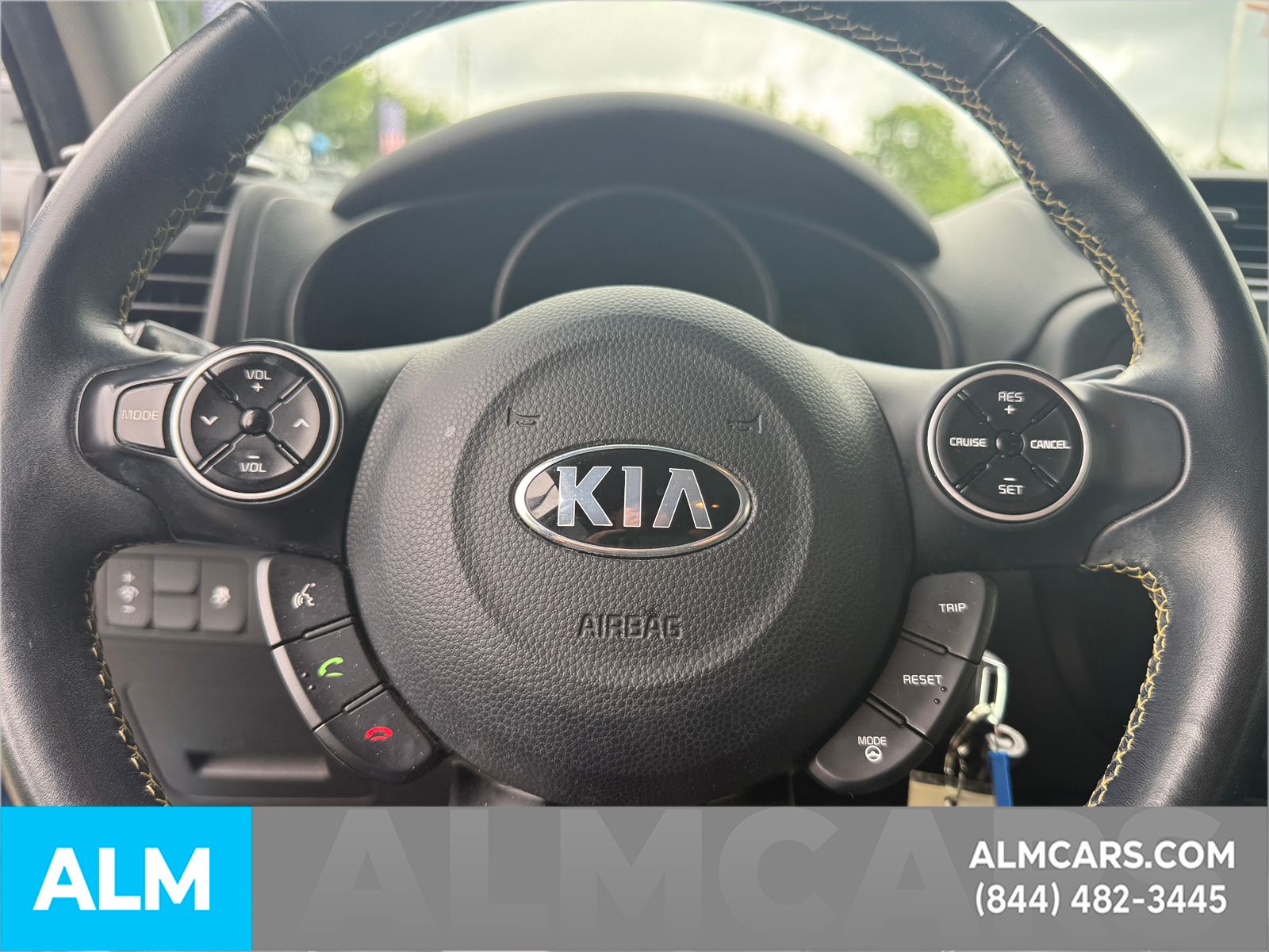 Used 2016 Blue Kia Plus image 17